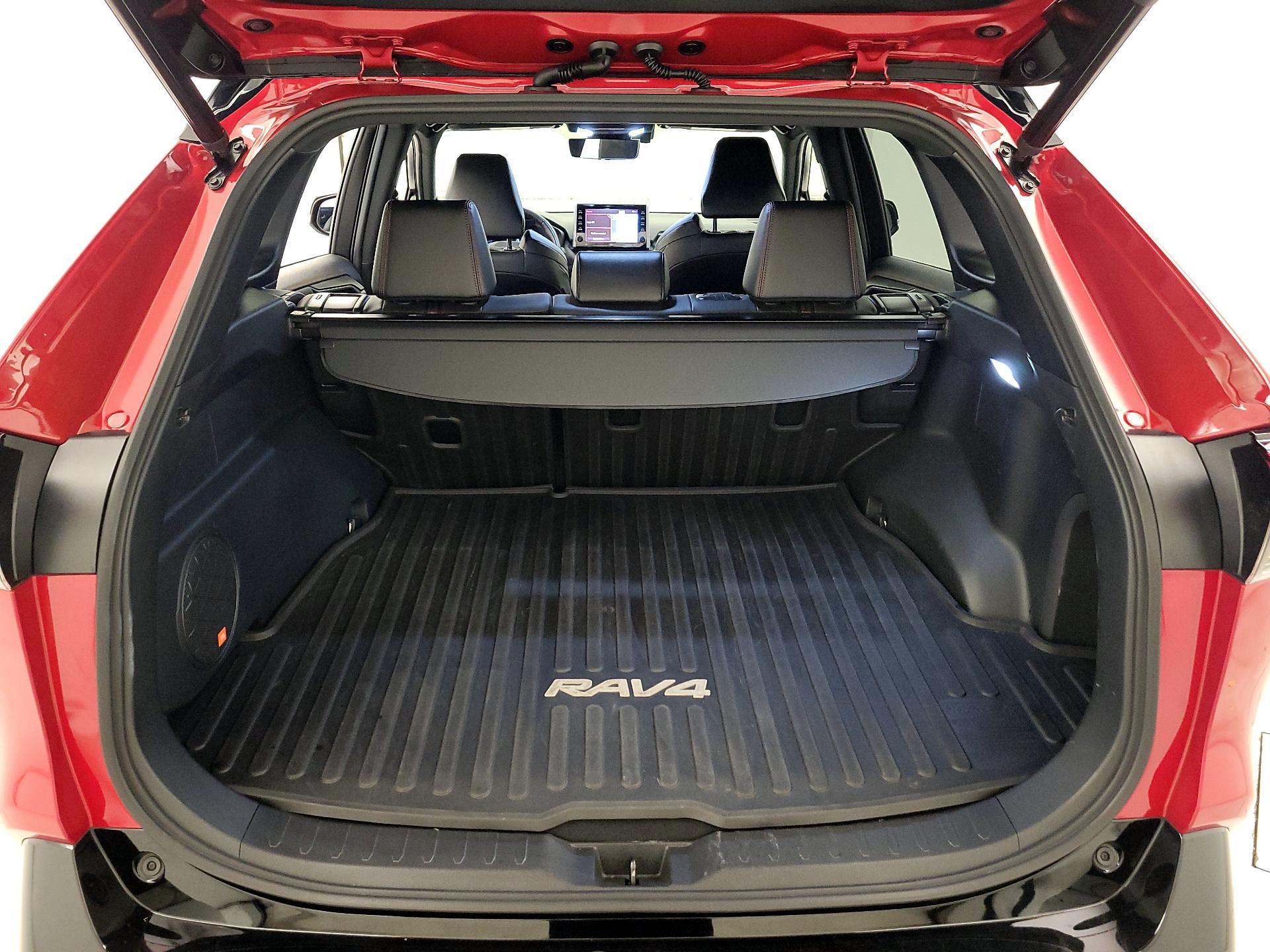 Thumbnail: 2021 Toyota RAV4 - 19