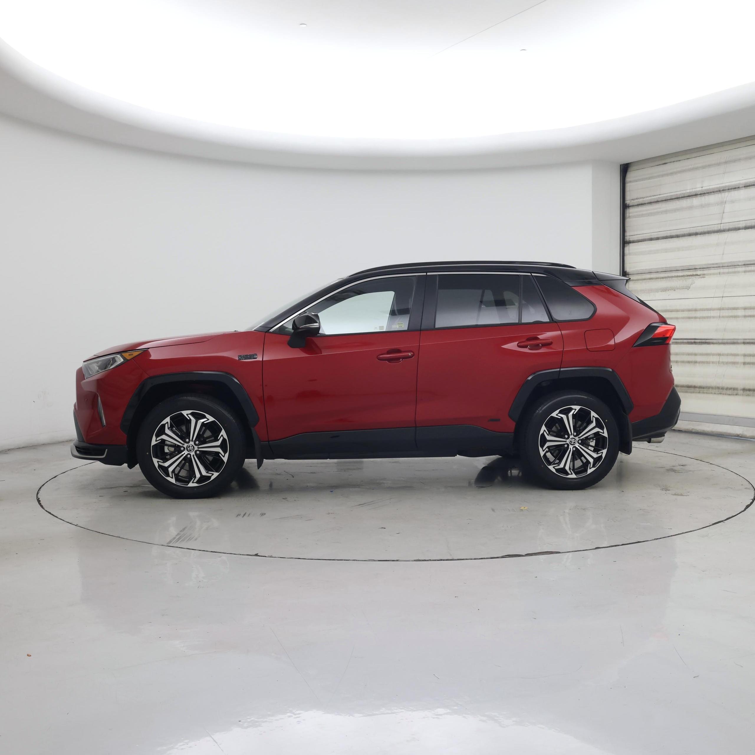 Thumbnail: 2021 Toyota RAV4 - 3
