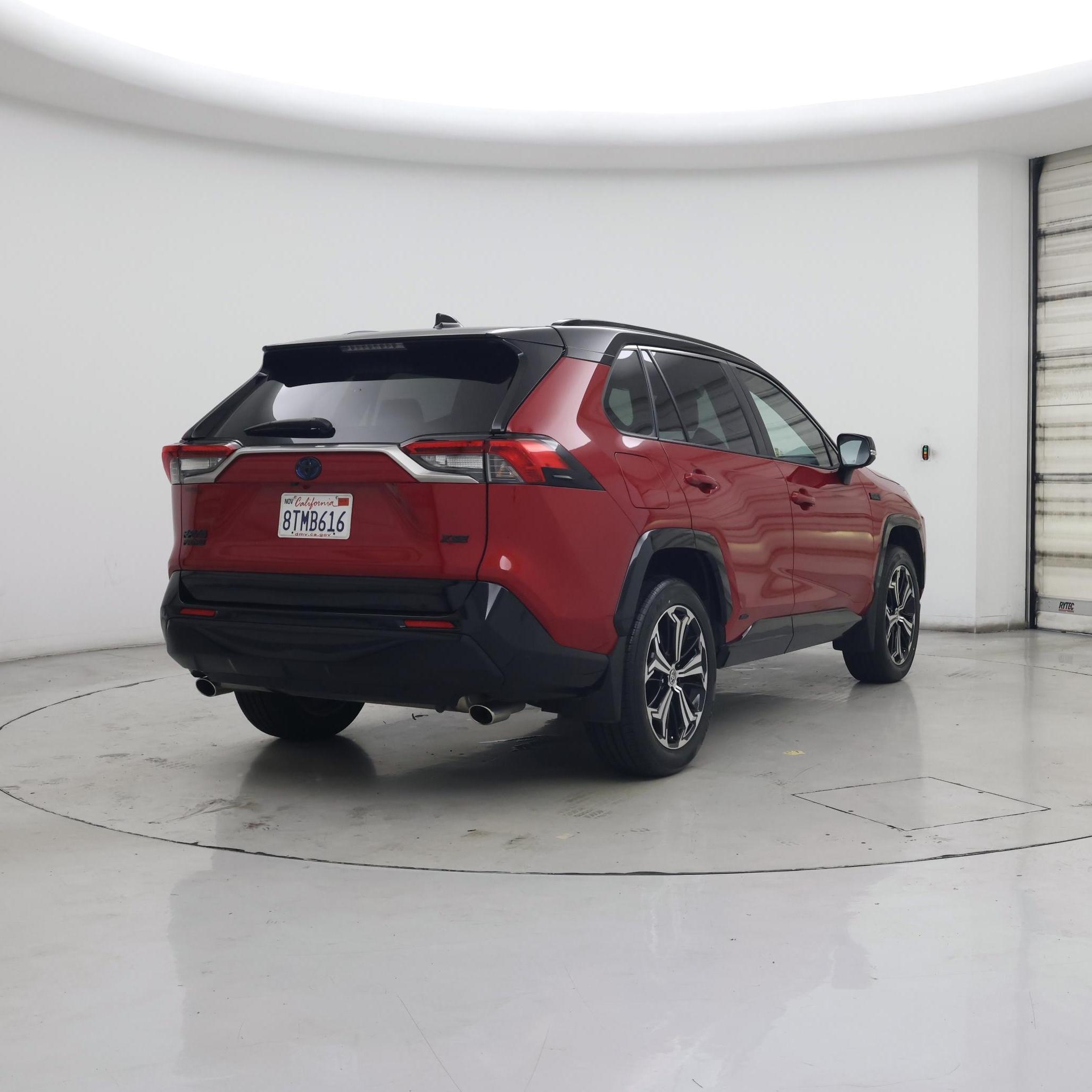 Thumbnail: 2021 Toyota RAV4 - 8