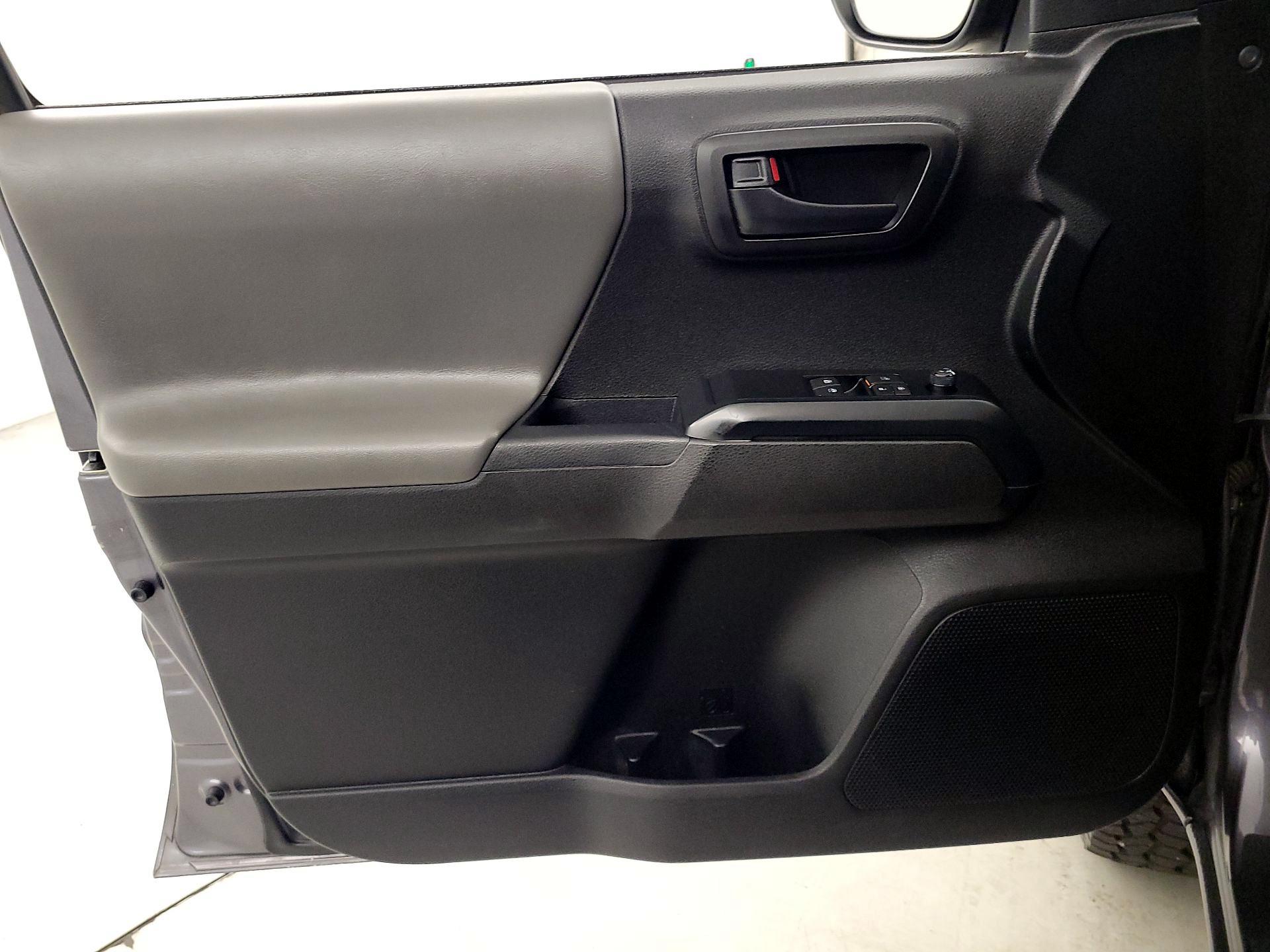 Thumbnail: 2022 Toyota Tacoma - 12