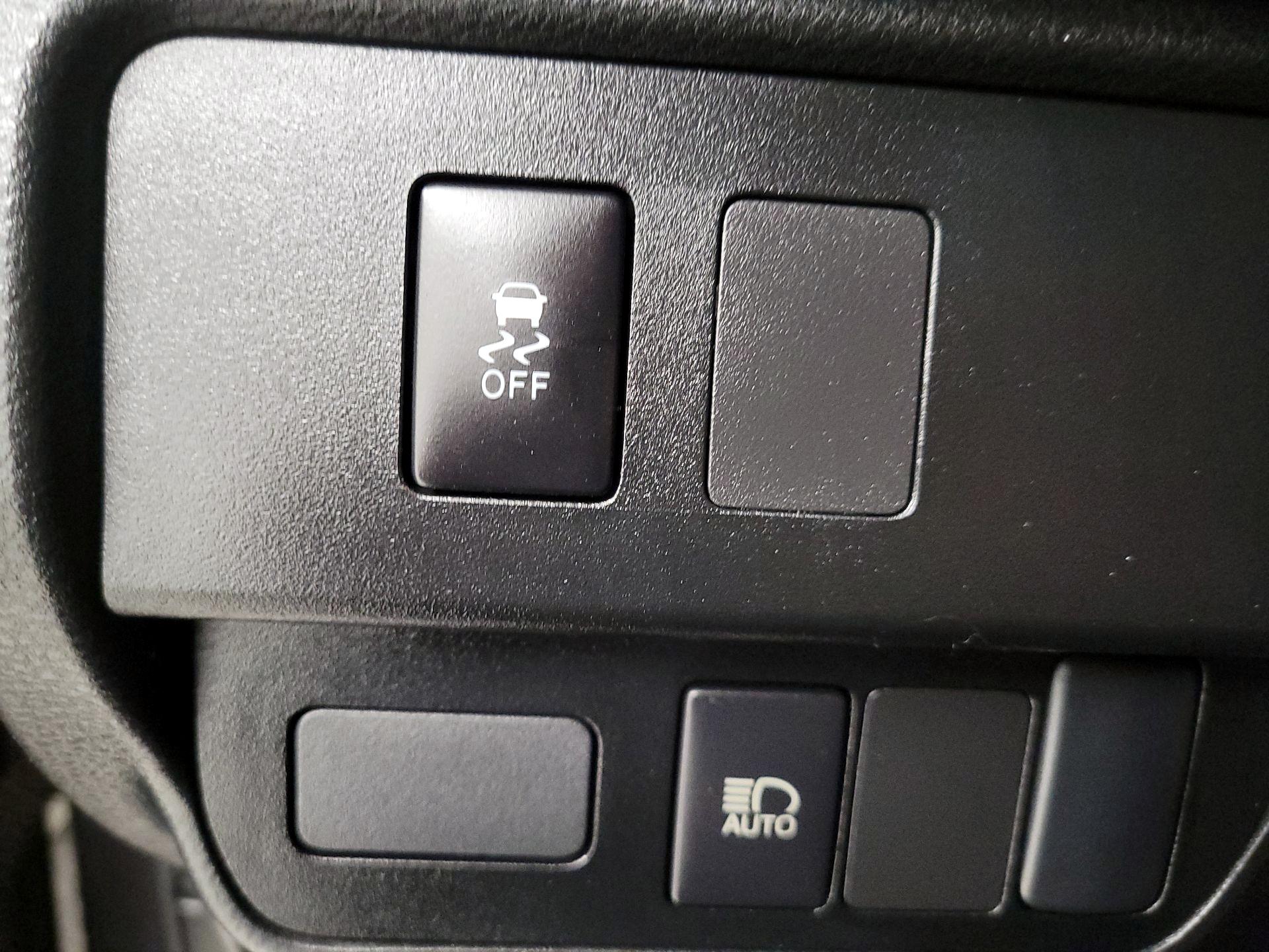 Thumbnail: 2022 Toyota Tacoma - 13