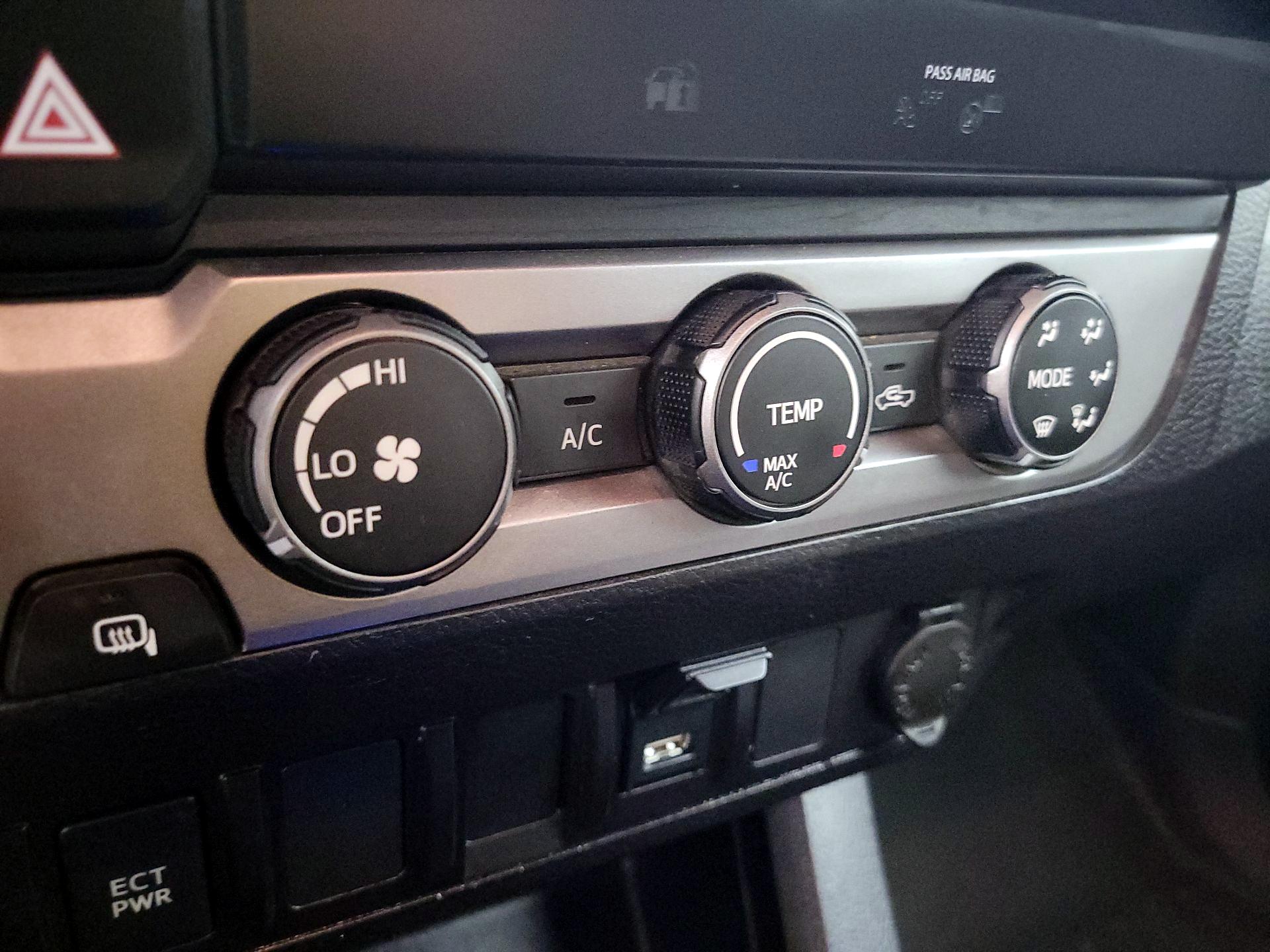 Thumbnail: 2022 Toyota Tacoma - 16