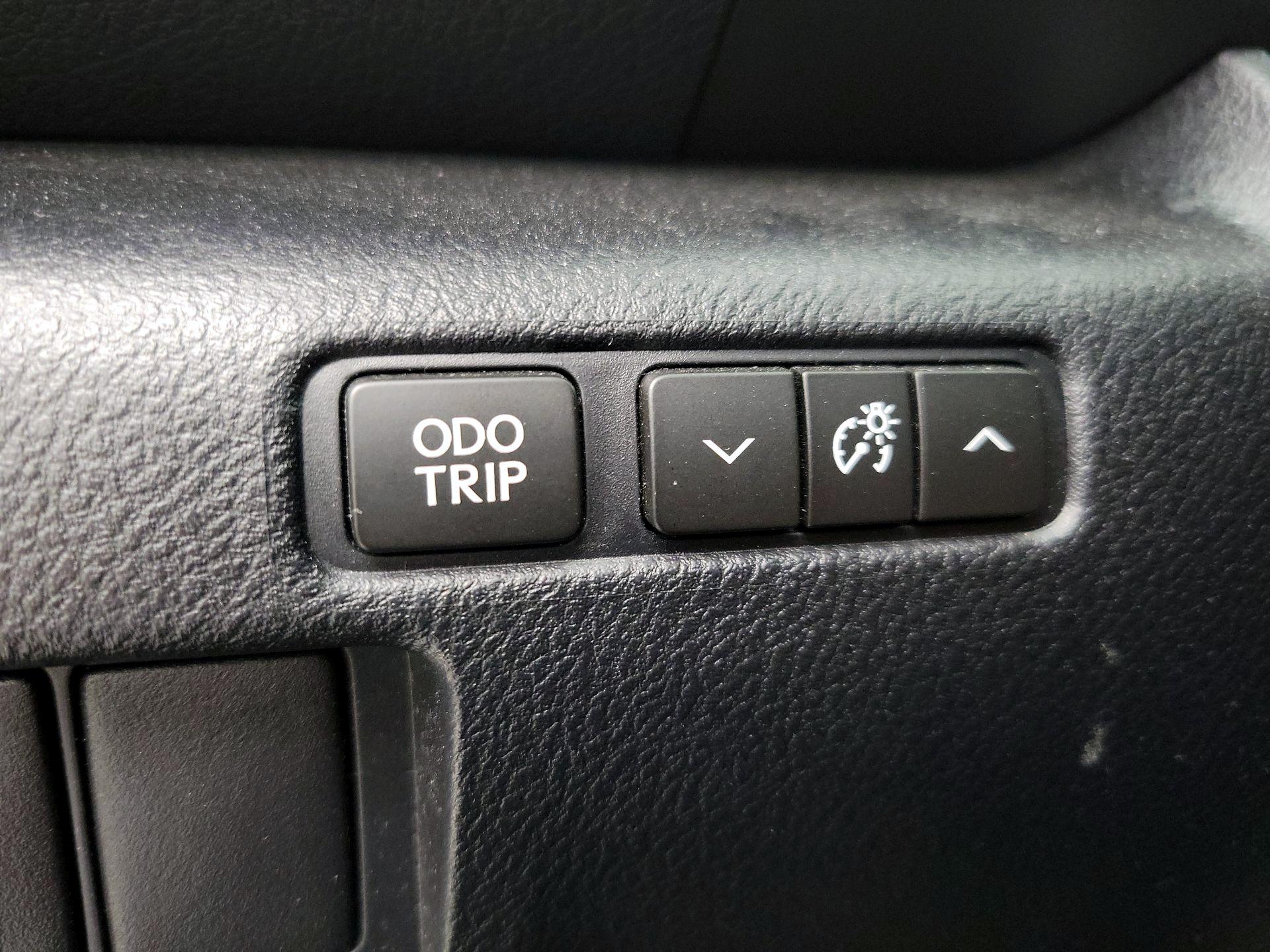 Thumbnail: 2016 Lexus IS - 13