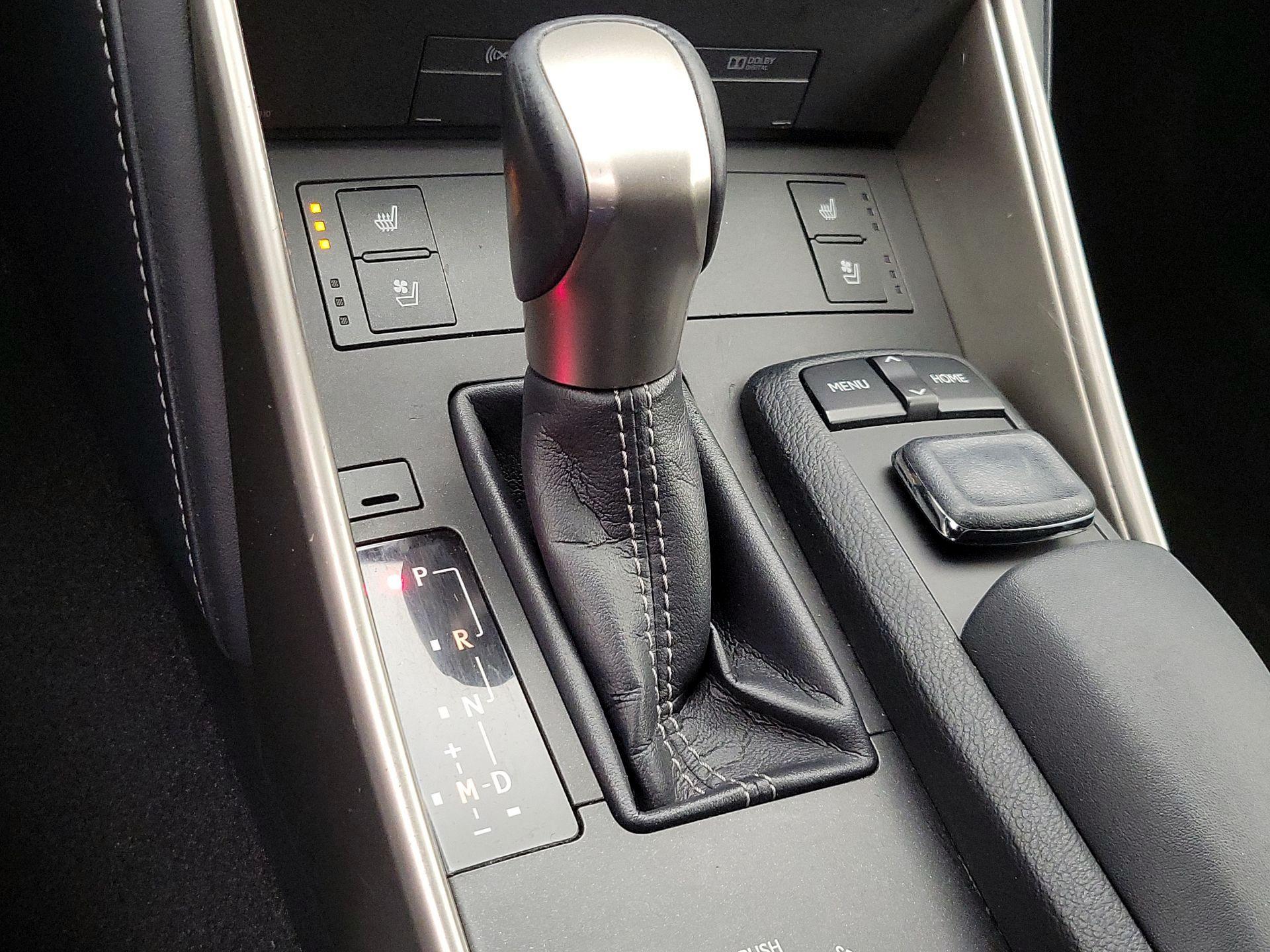 Thumbnail: 2016 Lexus IS - 18