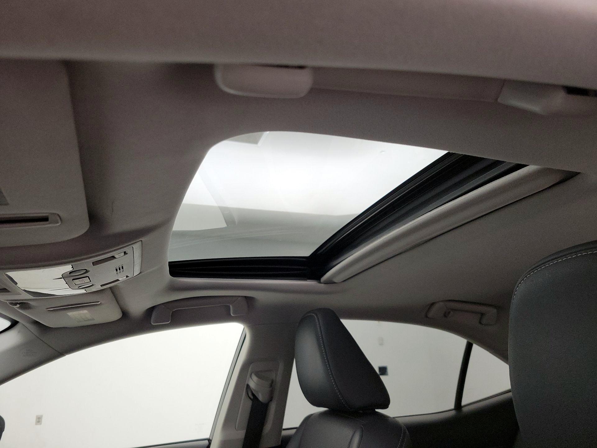 Thumbnail: 2016 Lexus IS - 20