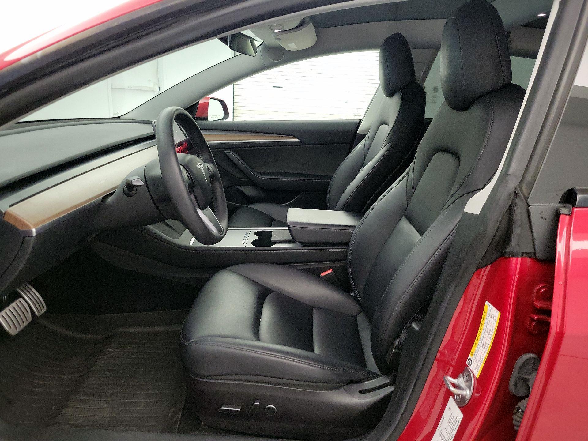 Thumbnail: 2023 Tesla Model 3 - 11