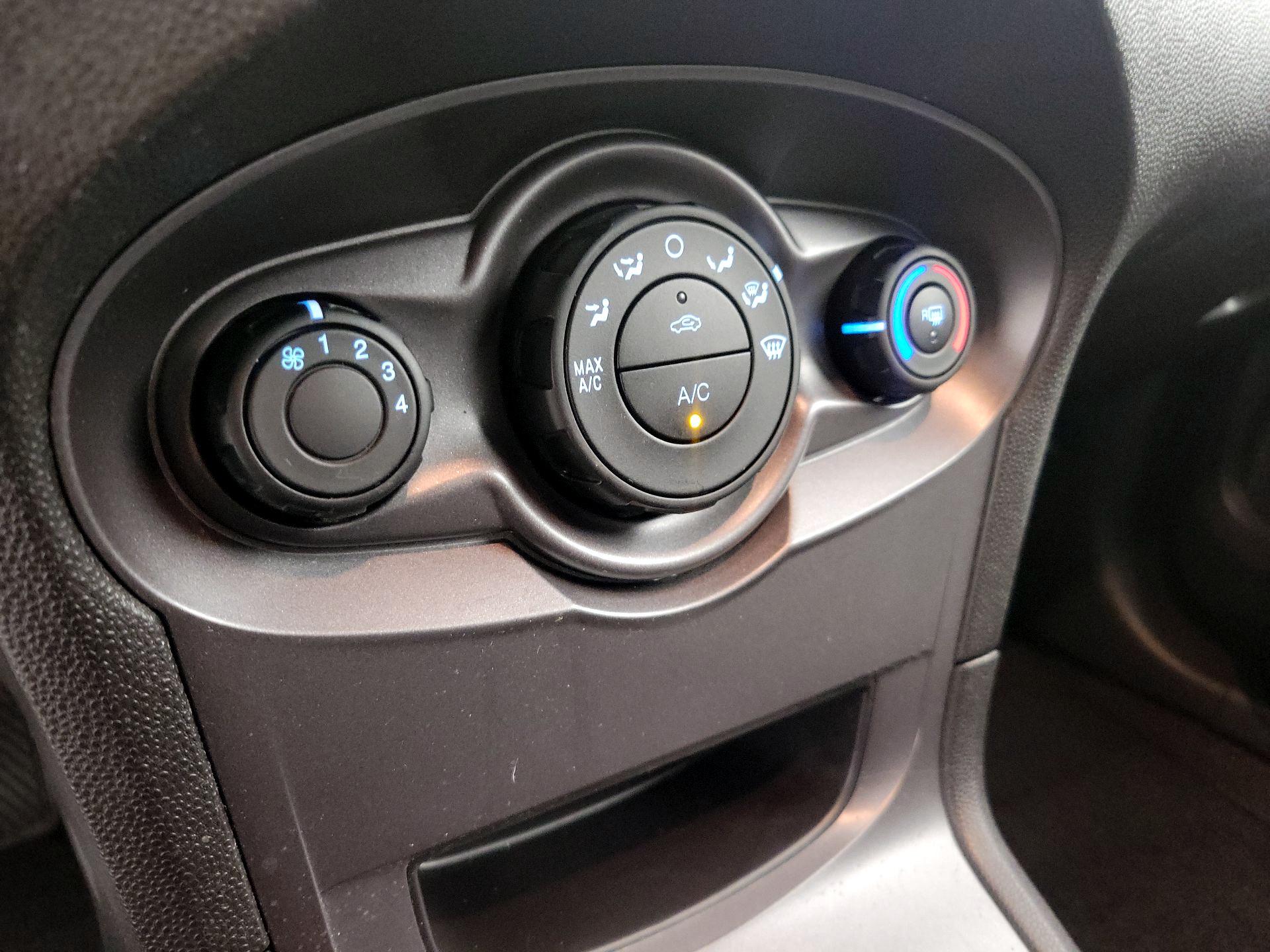 Thumbnail: 2018 Ford Fiesta - 16