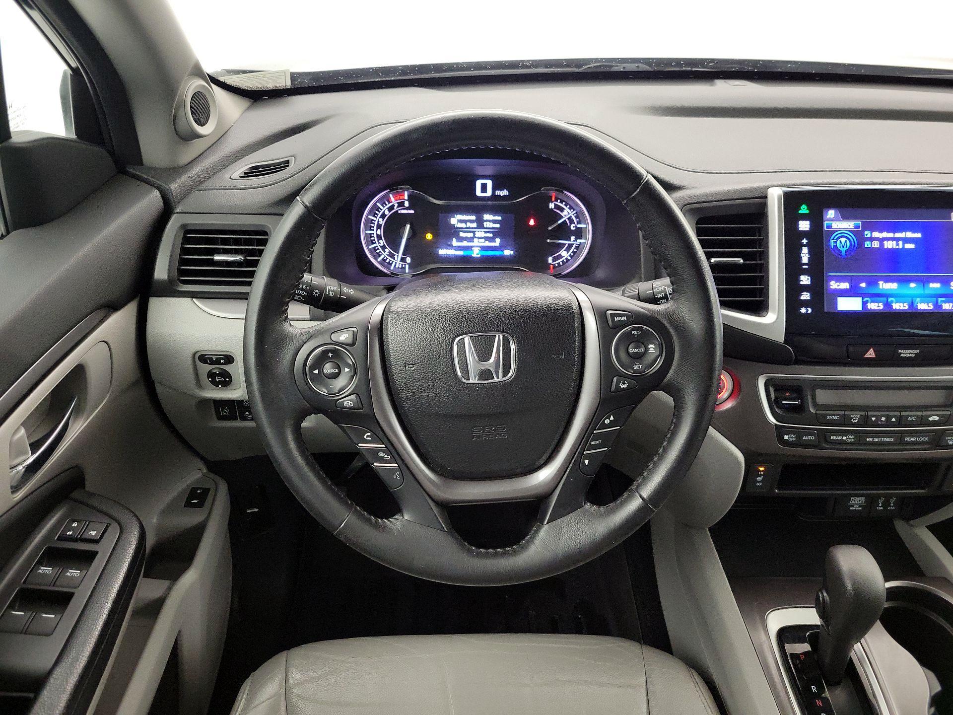 Thumbnail: 2016 Honda Pilot - 10