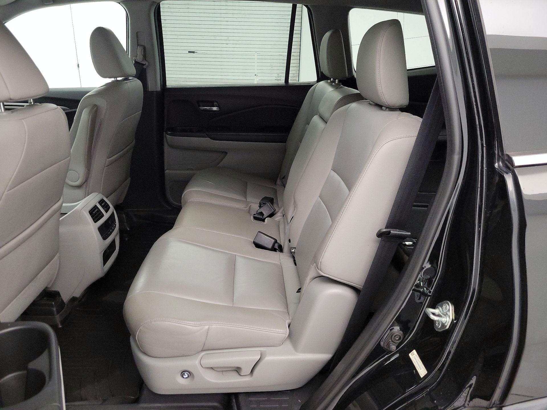 Thumbnail: 2016 Honda Pilot - 19