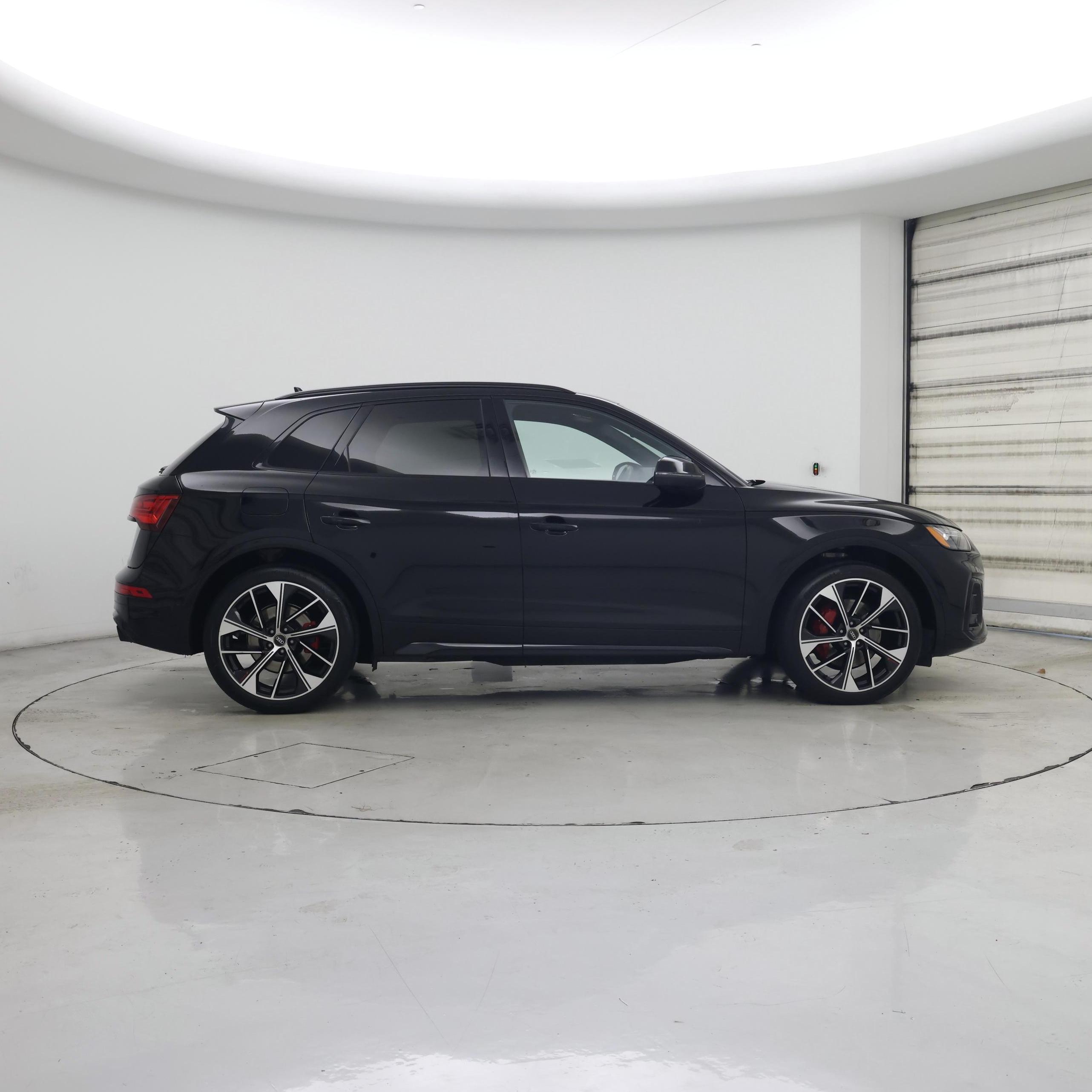 Thumbnail: 2021 Audi SQ5 - 7