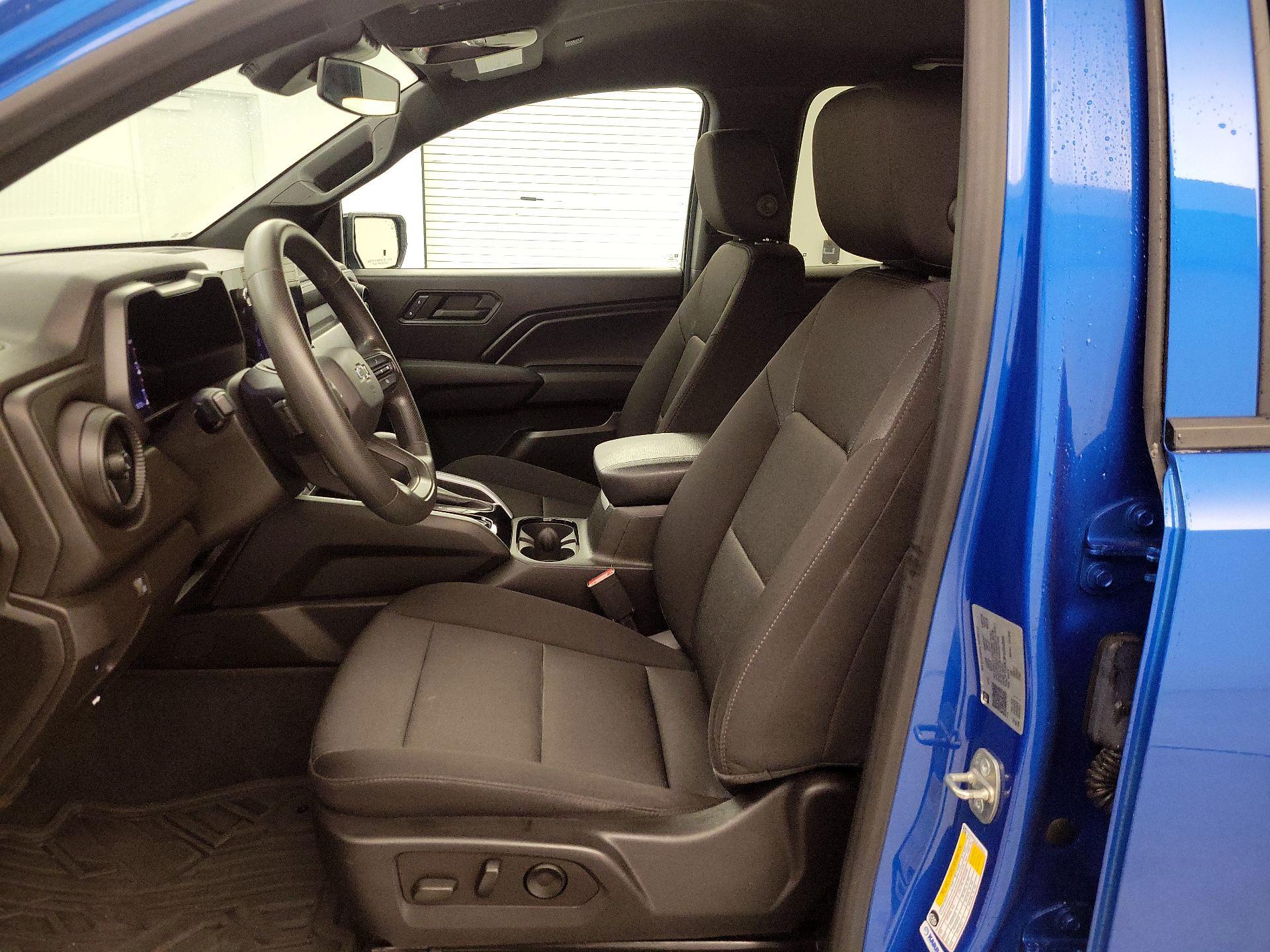 Thumbnail: 2023 Chevrolet Colorado - 11