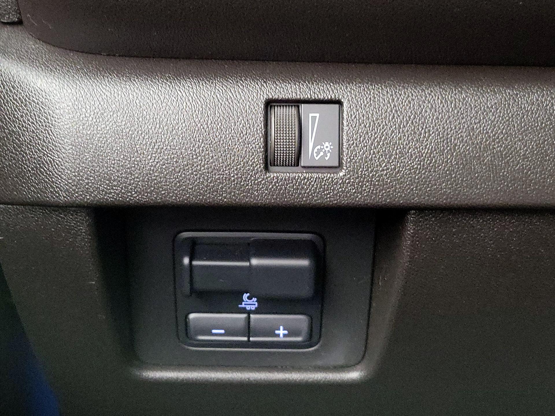 Thumbnail: 2023 Chevrolet Colorado - 13