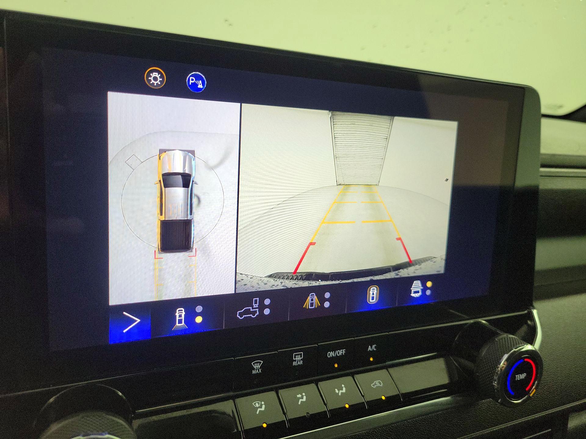 Thumbnail: 2023 Chevrolet Colorado - 14