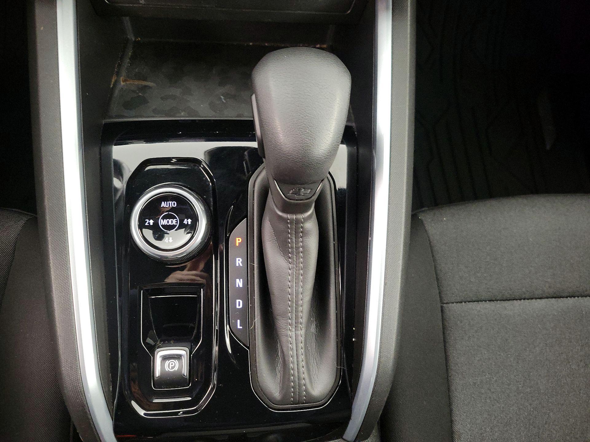 Thumbnail: 2023 Chevrolet Colorado - 17