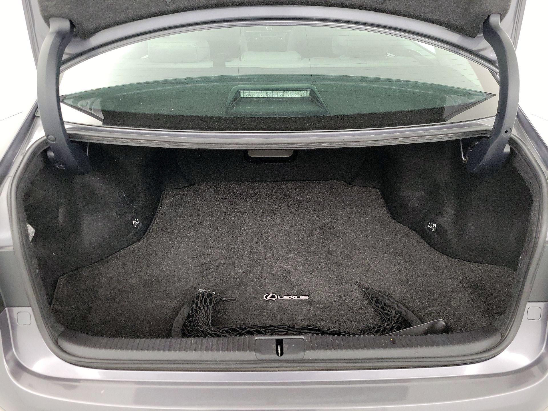 Thumbnail: 2018 Lexus ES - 19