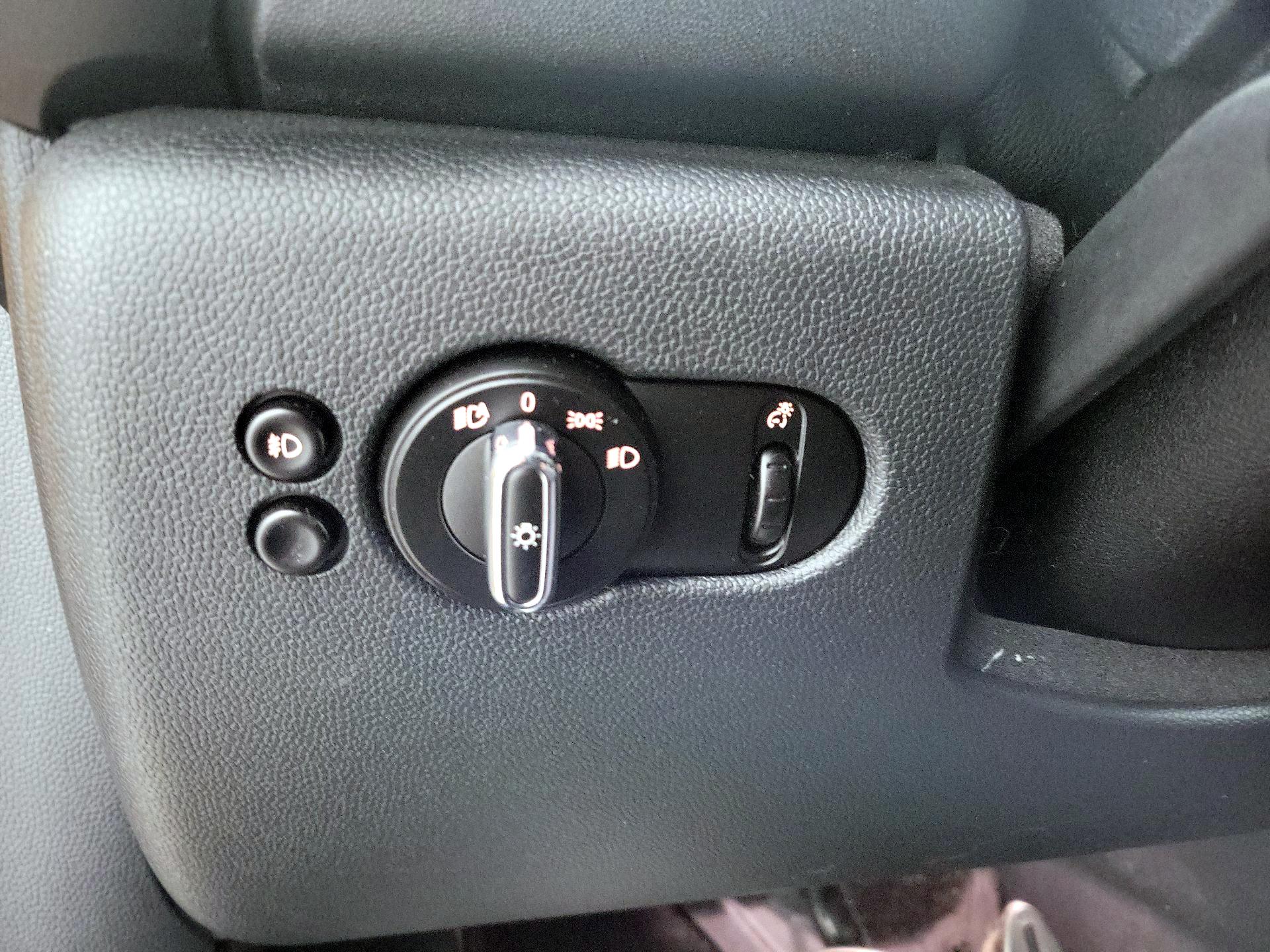 Thumbnail: 2017 MINI Cooper Hardtop - 13