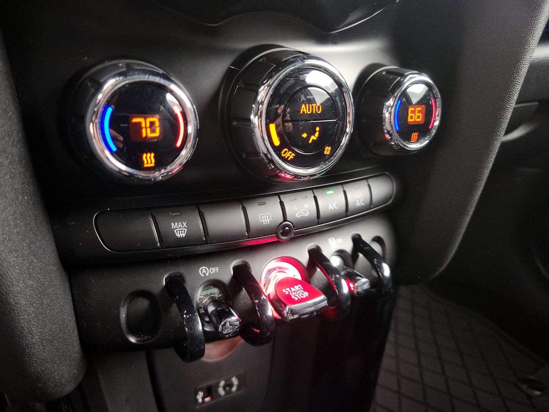 Thumbnail: 2017 MINI Cooper Hardtop - 15