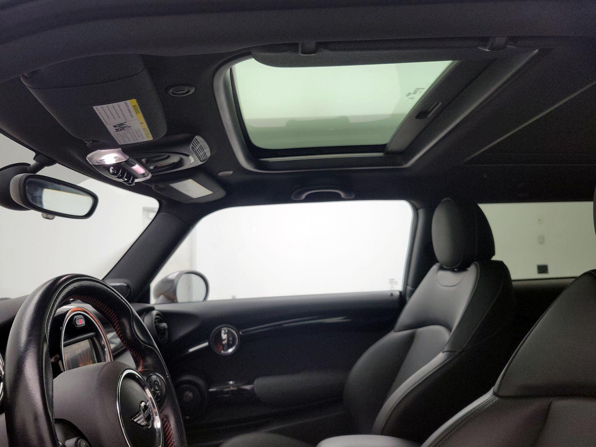 Thumbnail: 2017 MINI Cooper Hardtop - 18