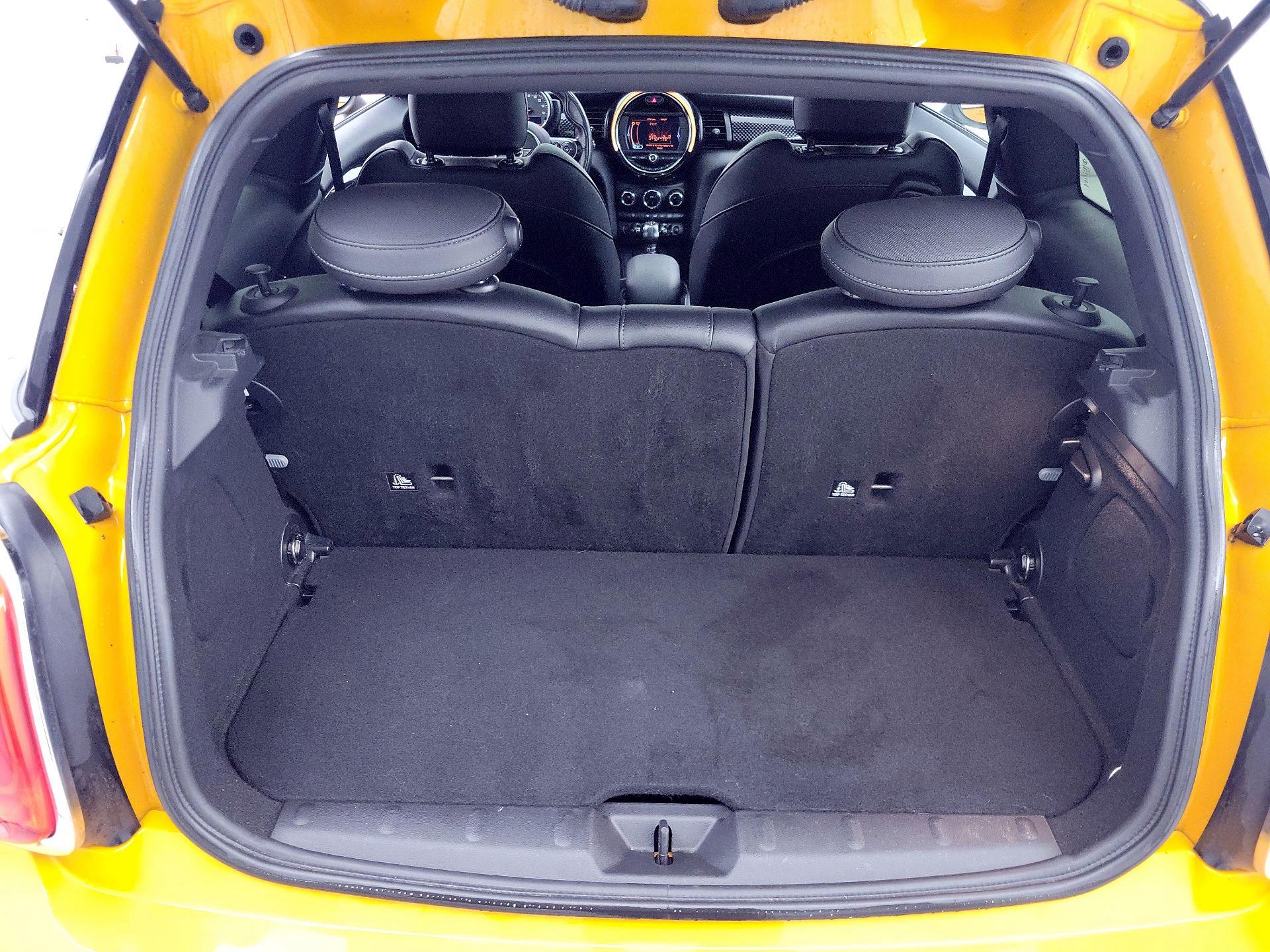 Thumbnail: 2017 MINI Cooper Hardtop - 19