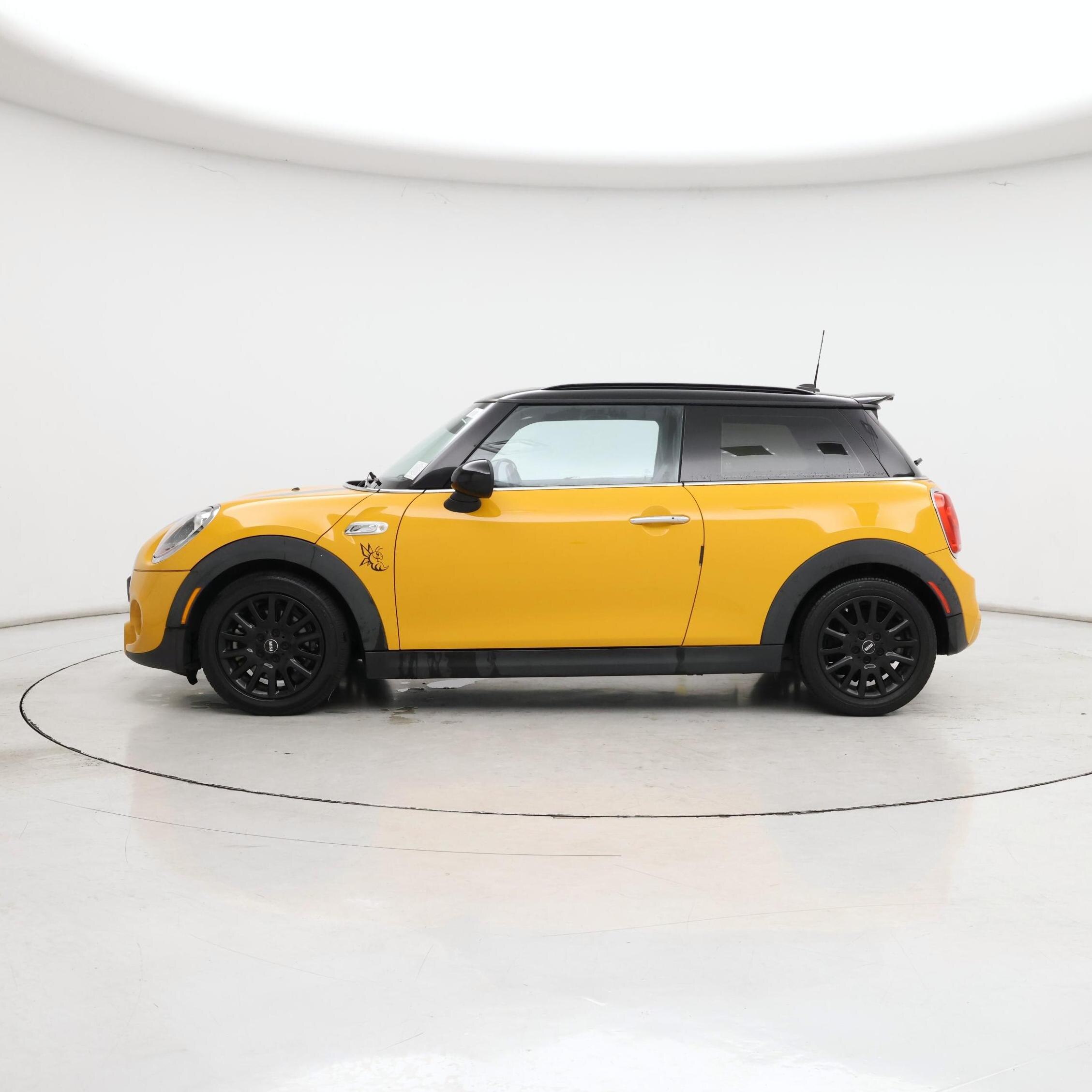 Thumbnail: 2017 MINI Cooper Hardtop - 3