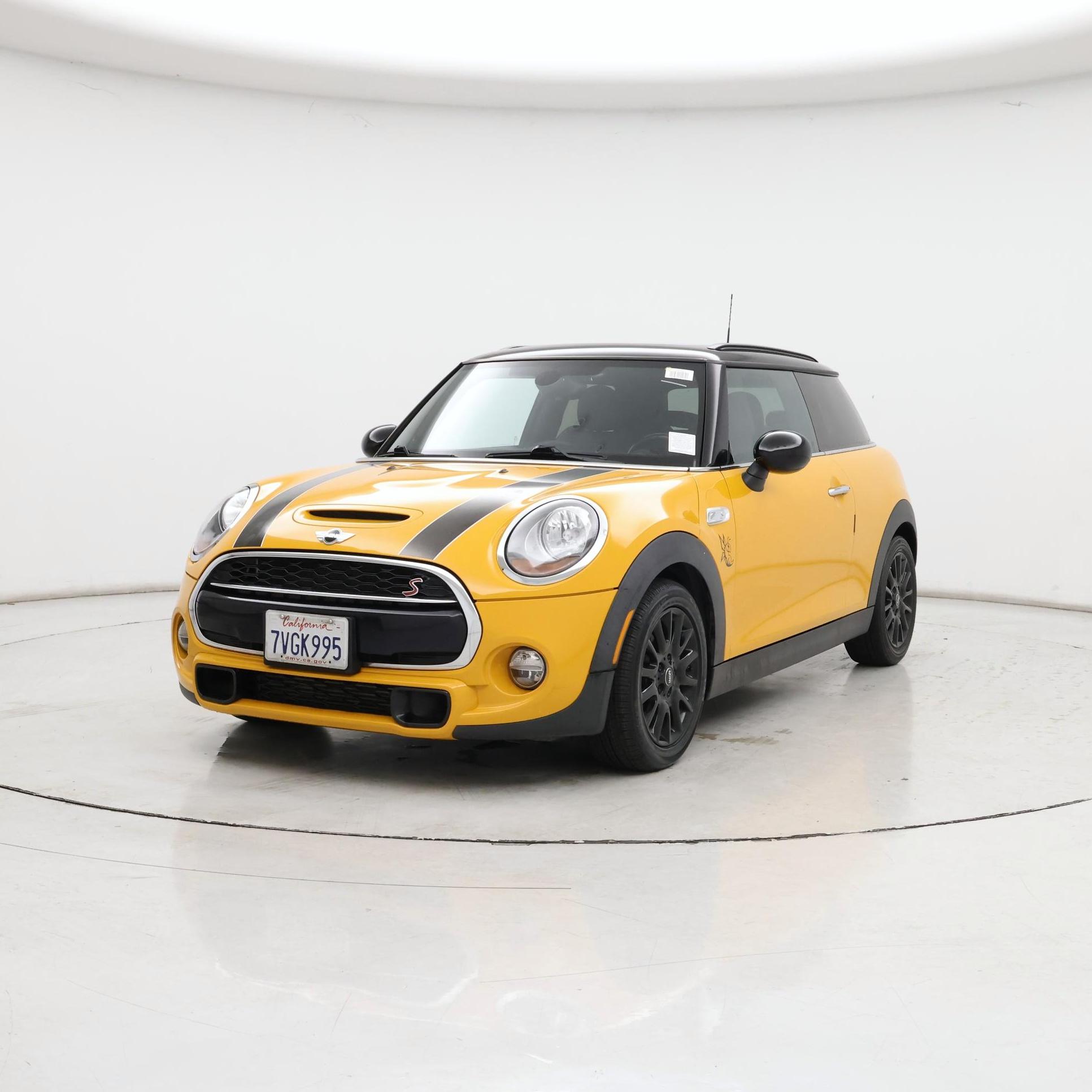 Thumbnail: 2017 MINI Cooper Hardtop - 4