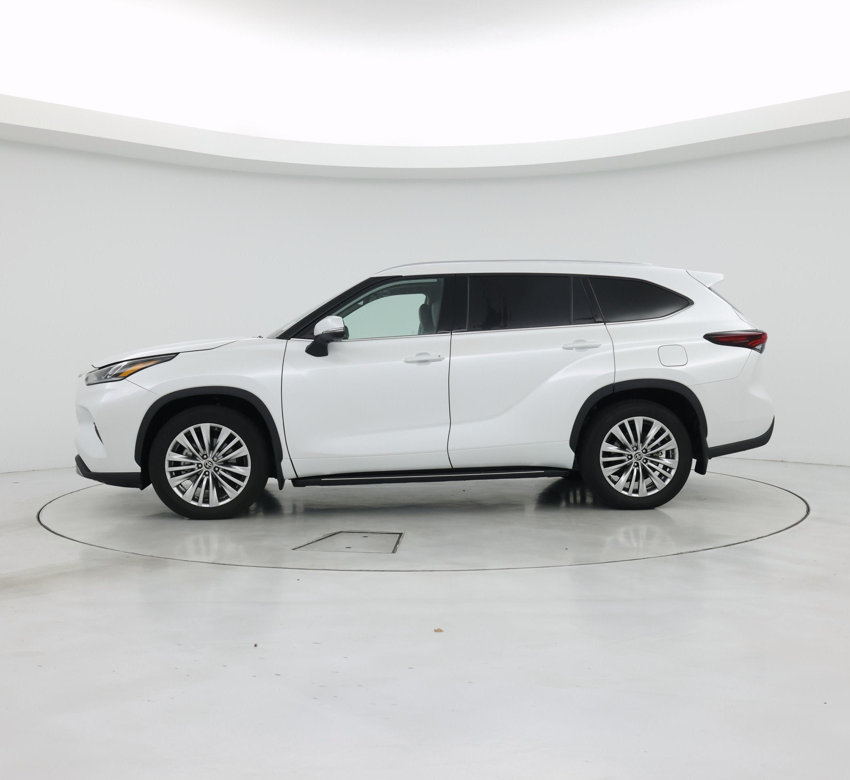 Thumbnail: 2025 Toyota Highlander - 3