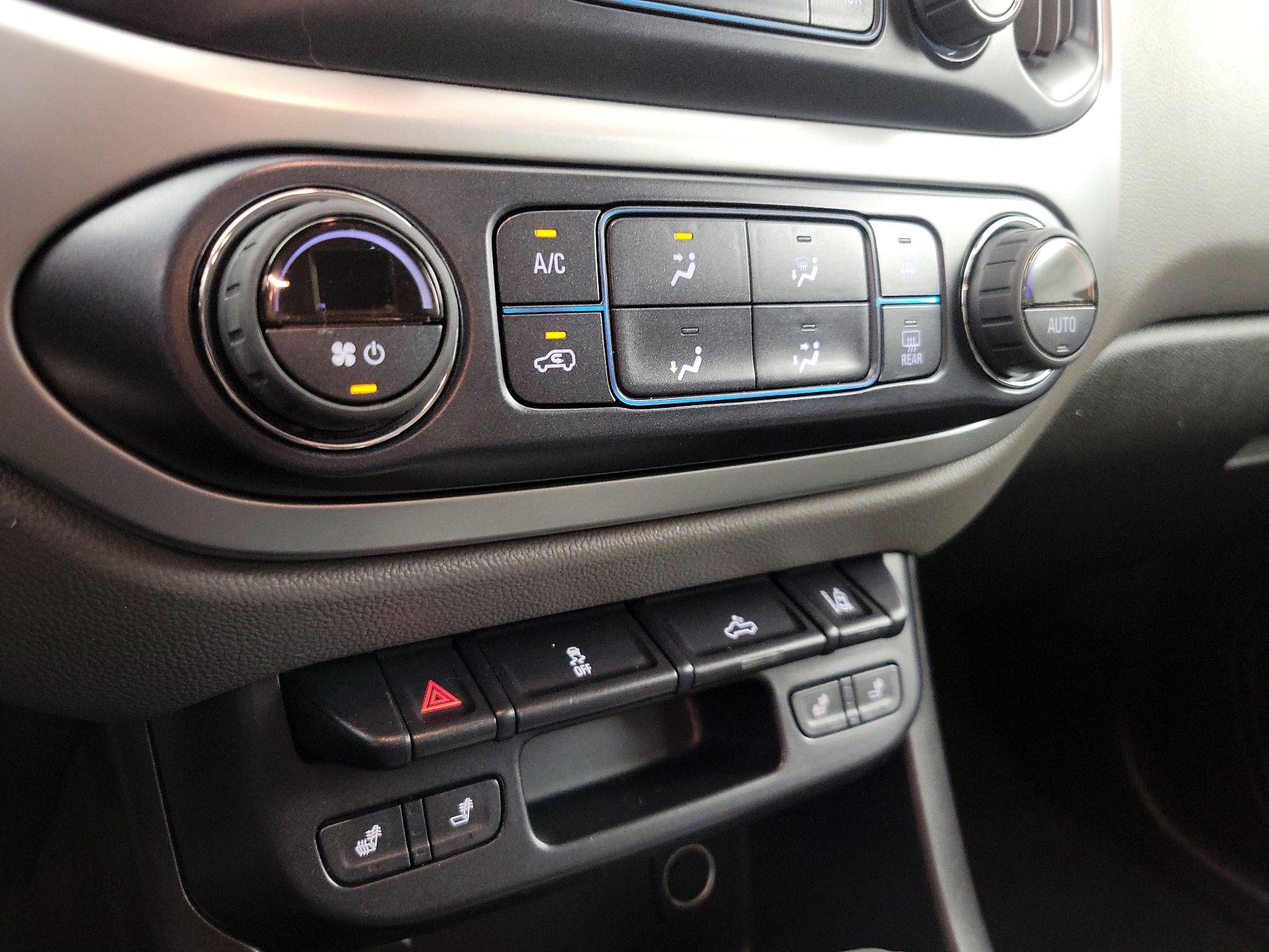 Thumbnail: 2017 Chevrolet Colorado - 16