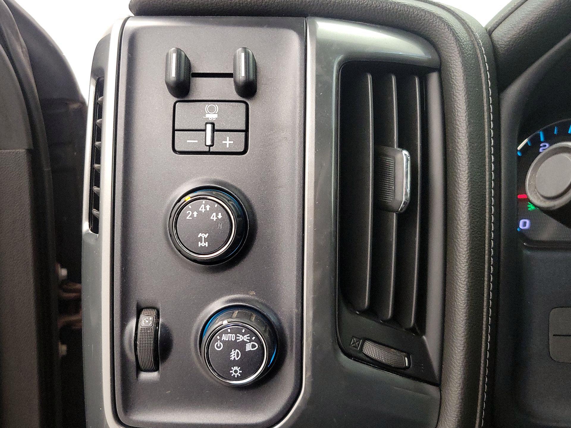 Thumbnail: 2016 Chevrolet Silverado 2500 - 13