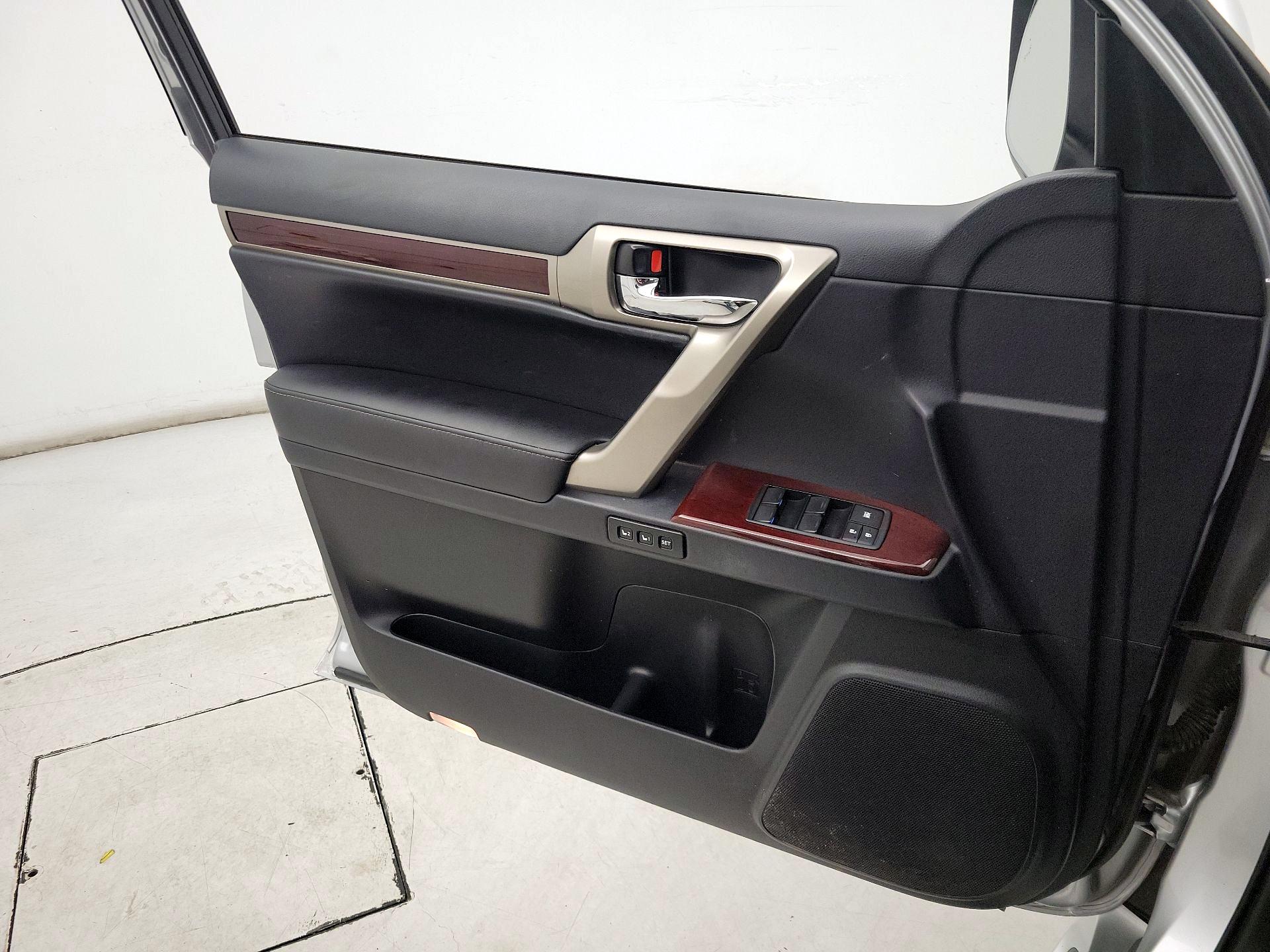 Thumbnail: 2019 Lexus GX - 12