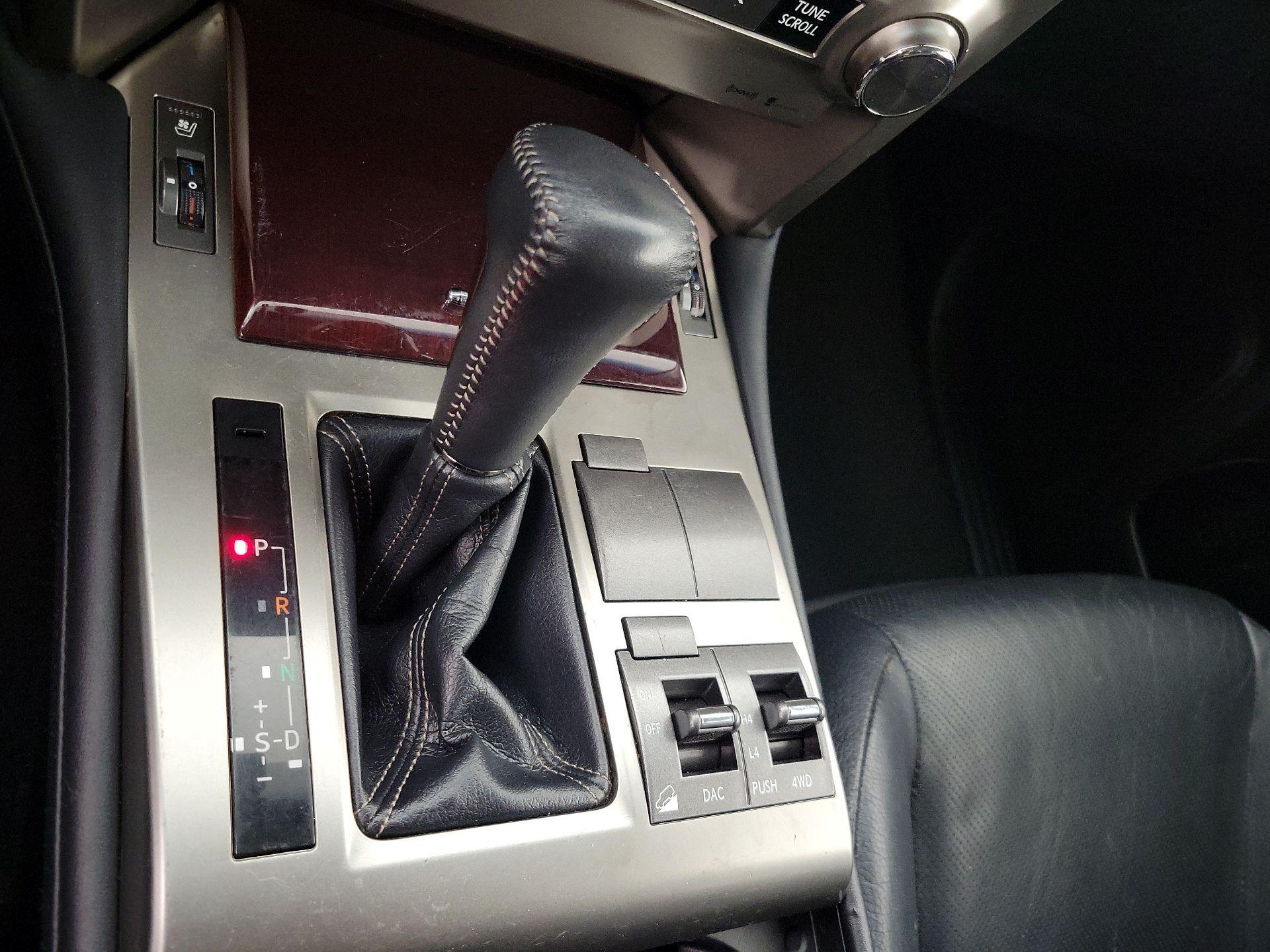 Thumbnail: 2019 Lexus GX - 18