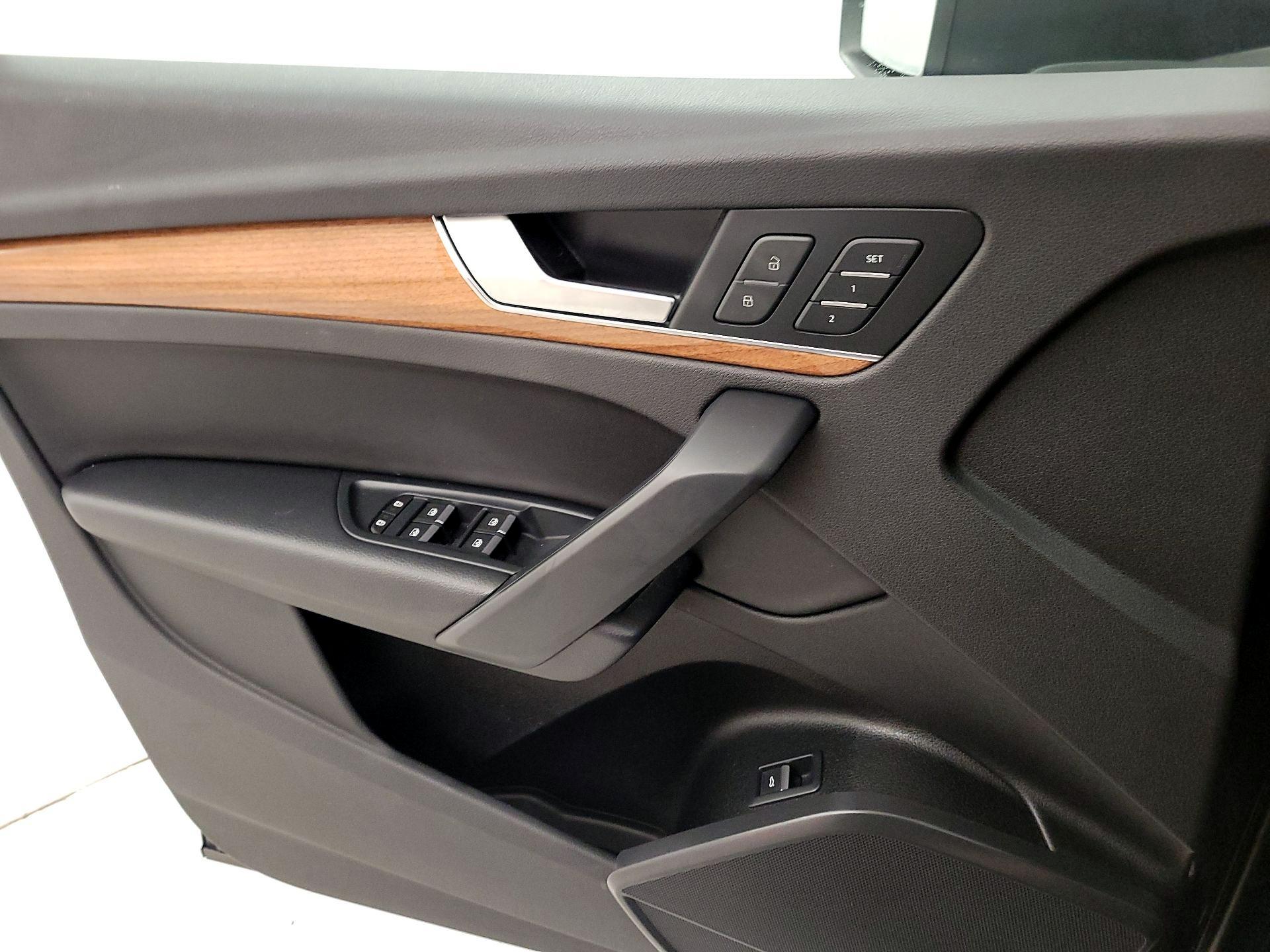 Thumbnail: 2021 Audi Q5 - 12