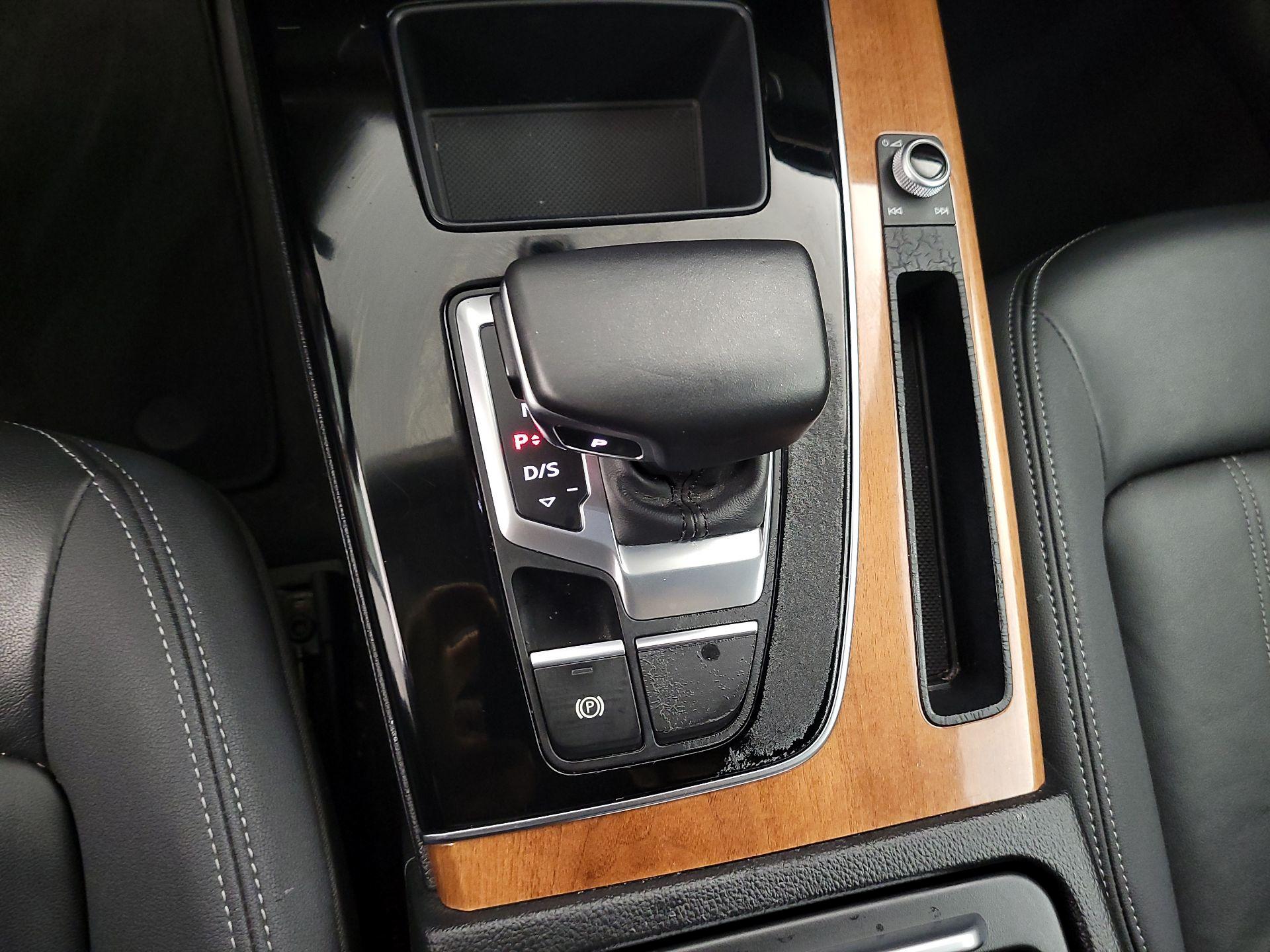 Thumbnail: 2021 Audi Q5 - 16