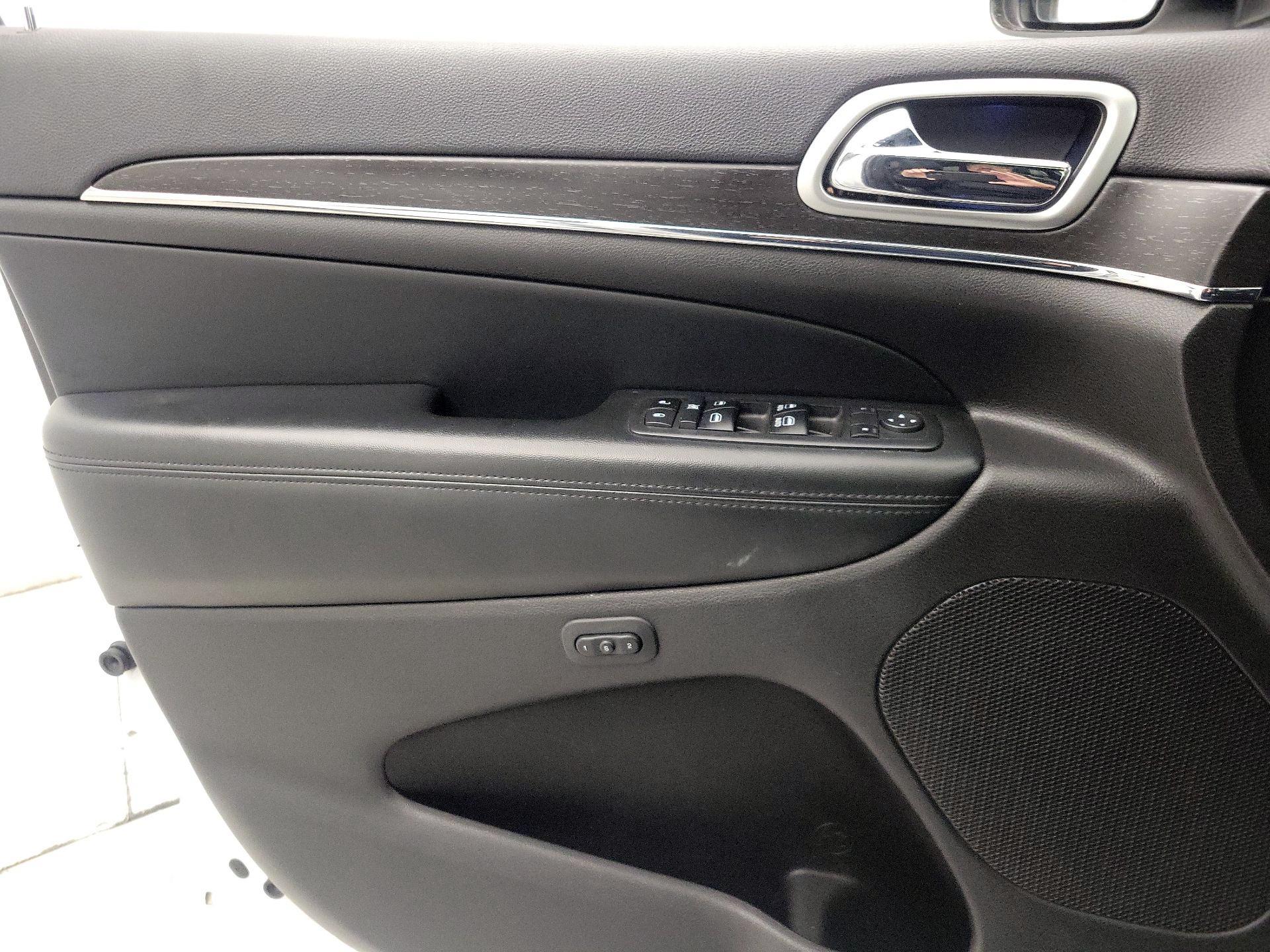 Thumbnail: 2018 Jeep Grand Cherokee - 12