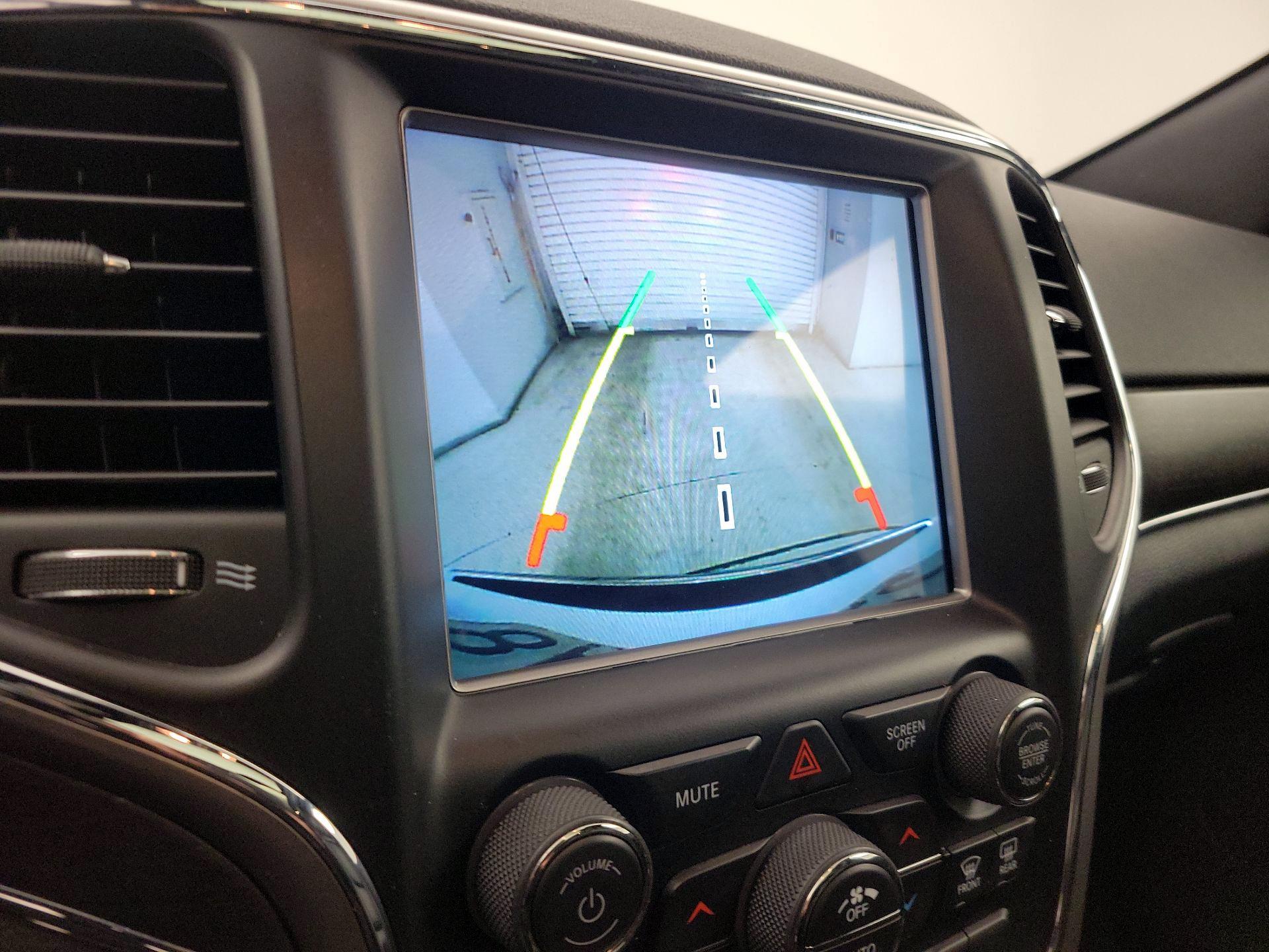 Thumbnail: 2018 Jeep Grand Cherokee - 15