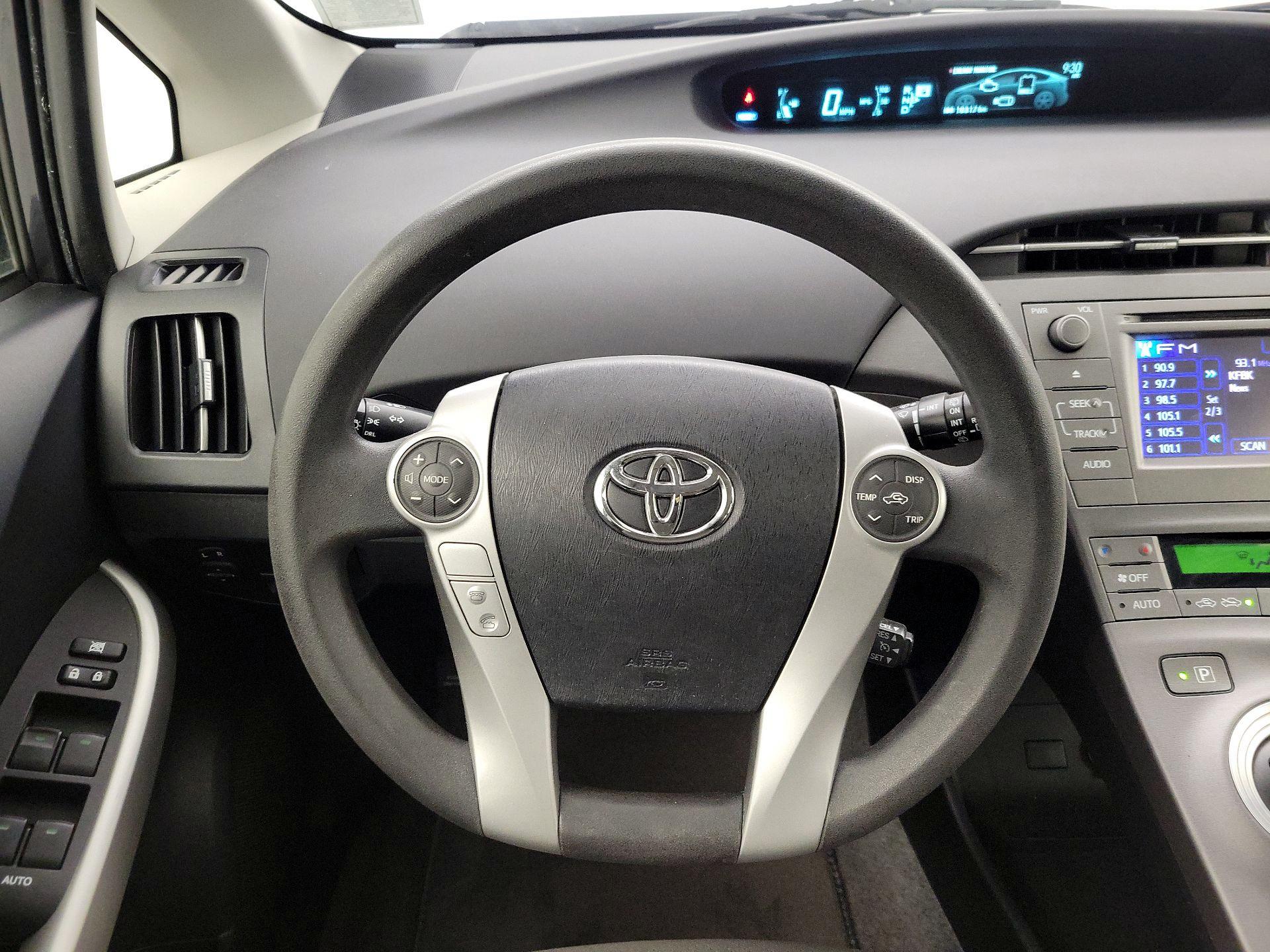 Thumbnail: 2015 Toyota Prius - 10
