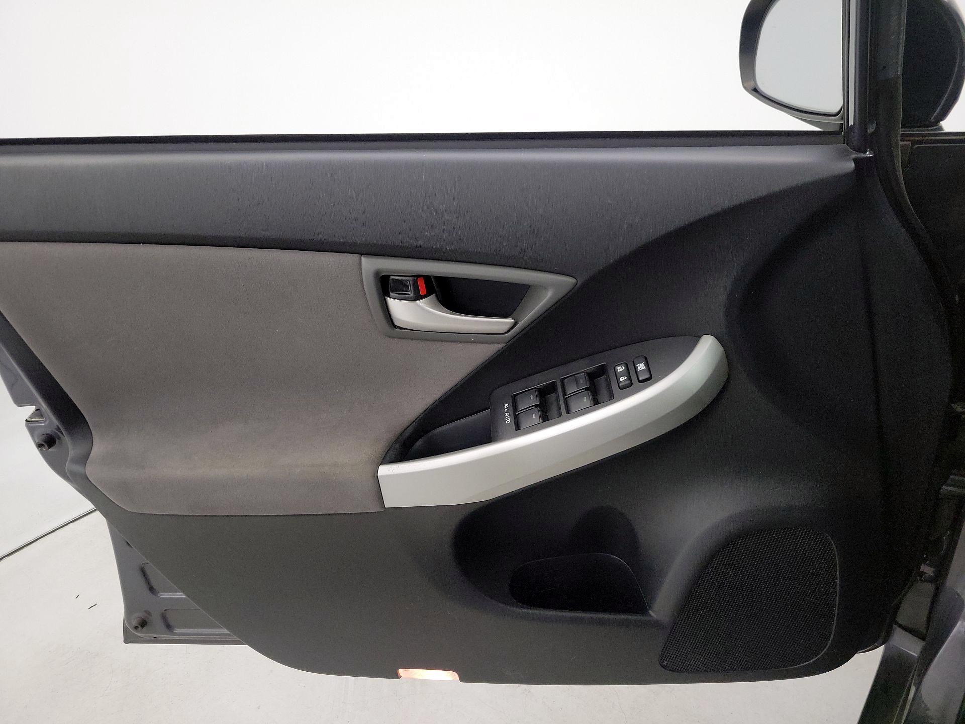 Thumbnail: 2015 Toyota Prius - 12