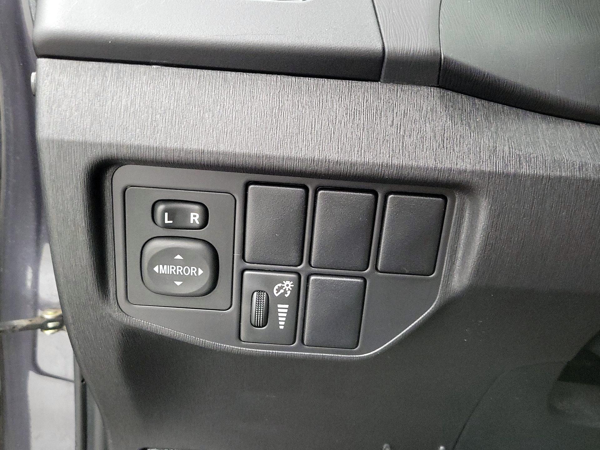 Thumbnail: 2015 Toyota Prius - 13