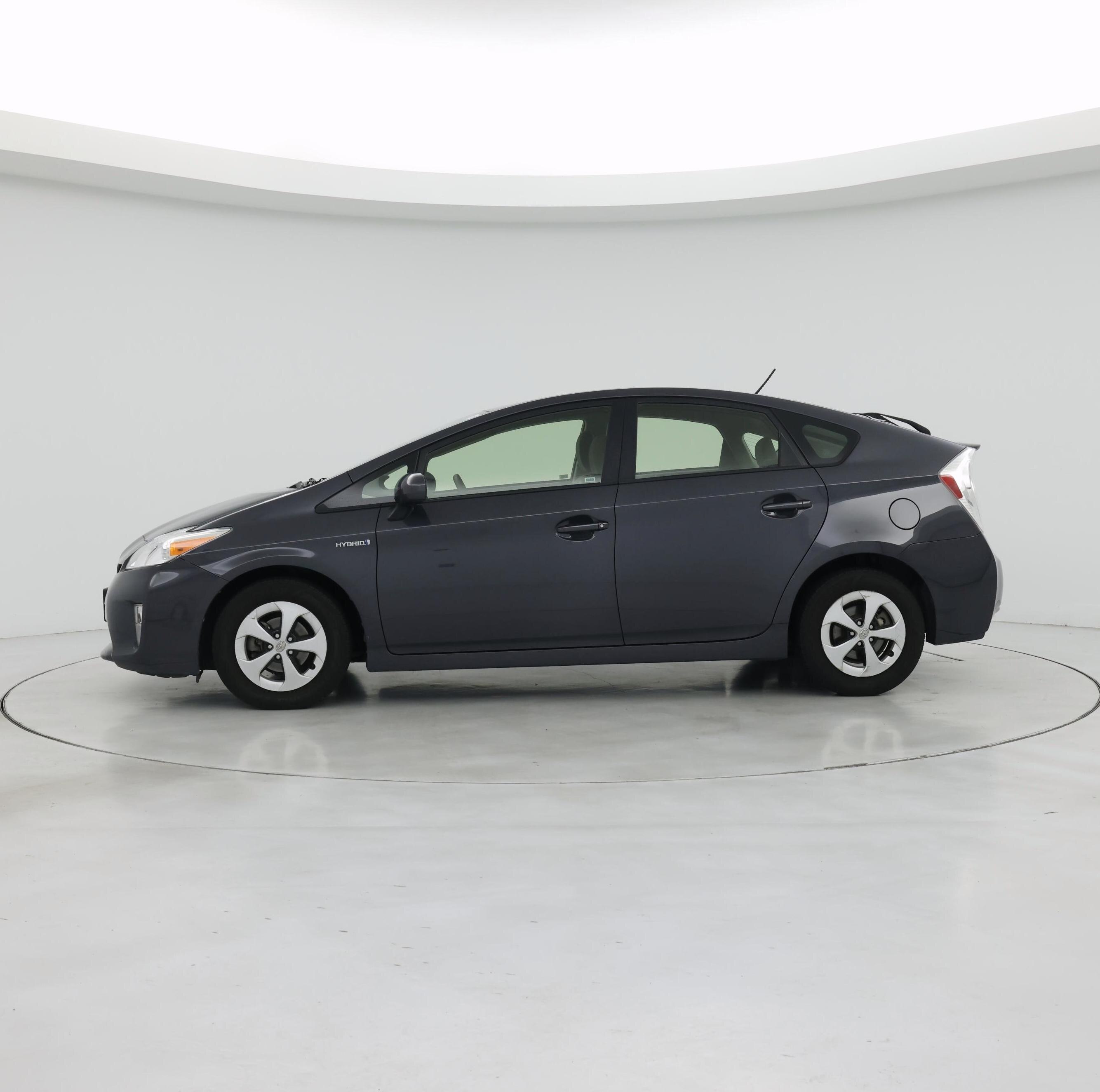 Thumbnail: 2015 Toyota Prius - 3