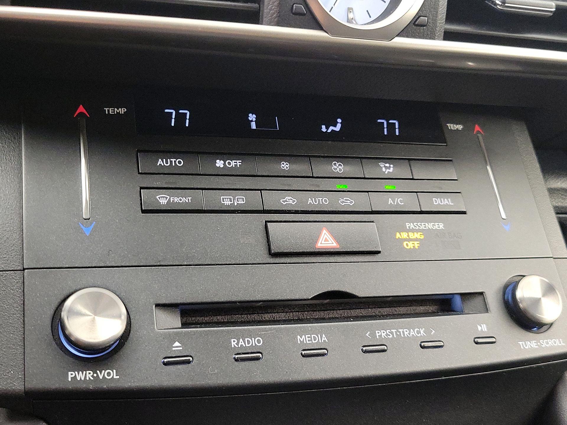 Thumbnail: 2016 Lexus RC - 16