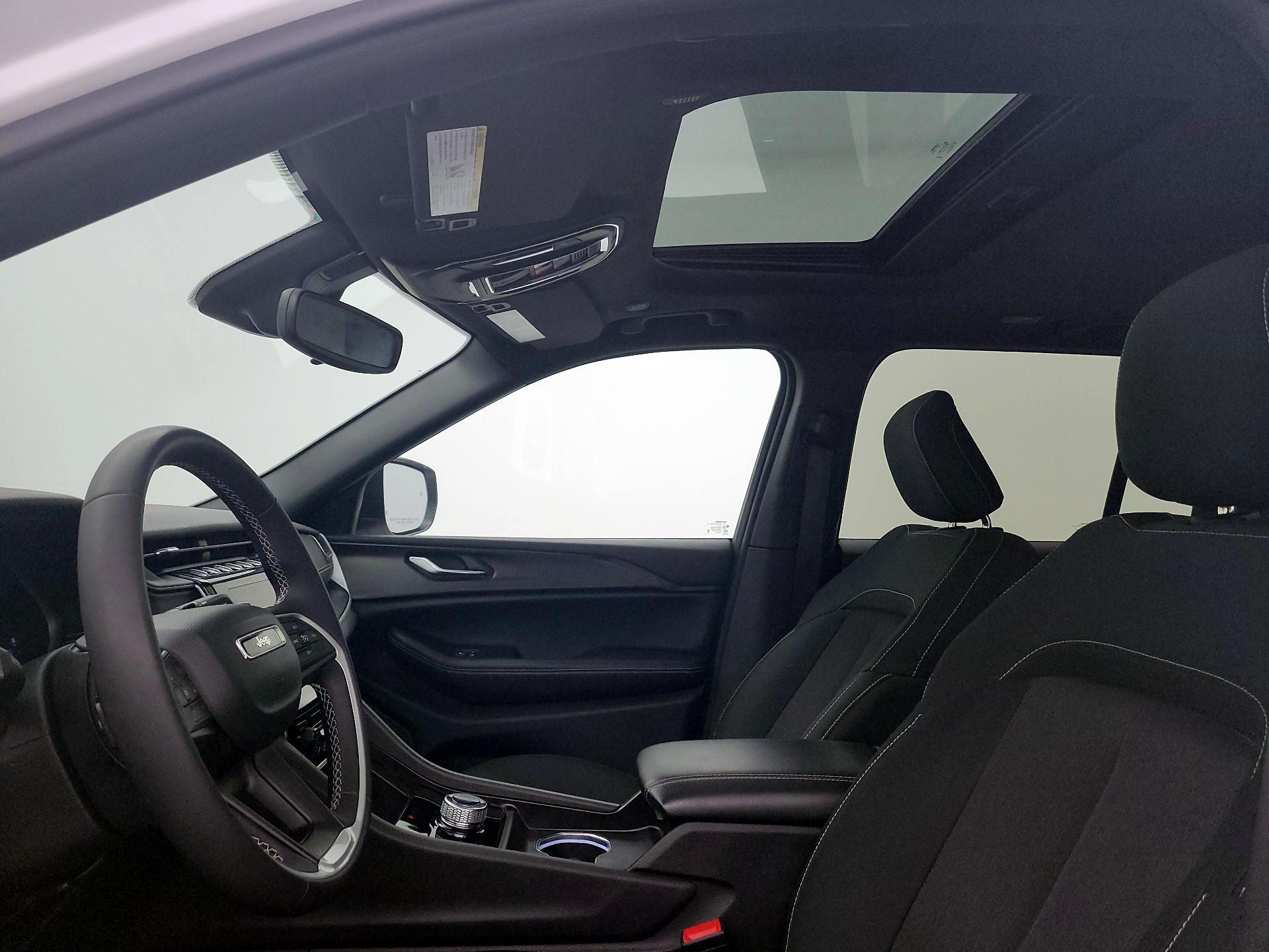 Thumbnail: 2024 Jeep Grand Cherokee - 18