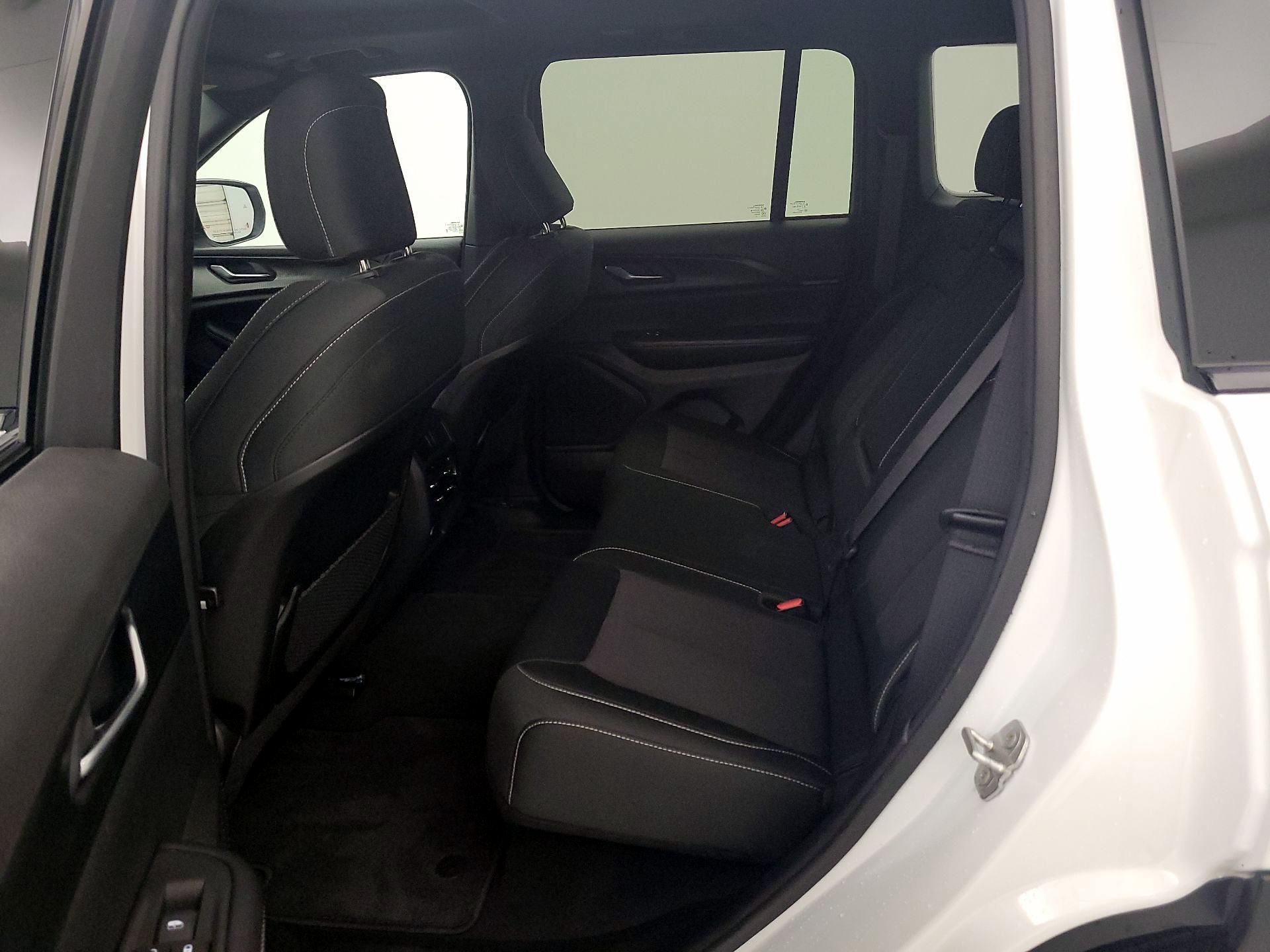 Thumbnail: 2024 Jeep Grand Cherokee - 19