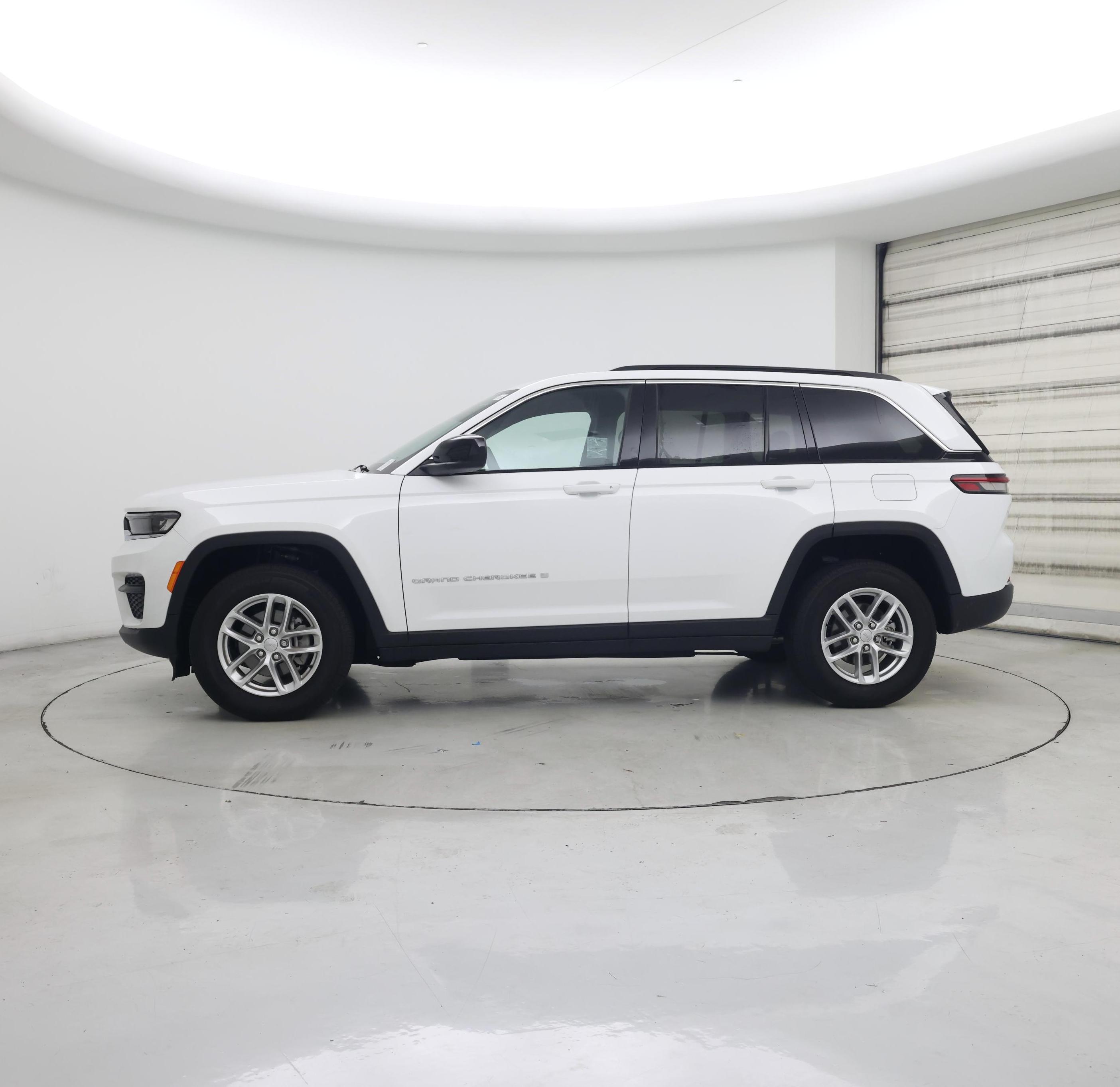 Thumbnail: 2024 Jeep Grand Cherokee - 3