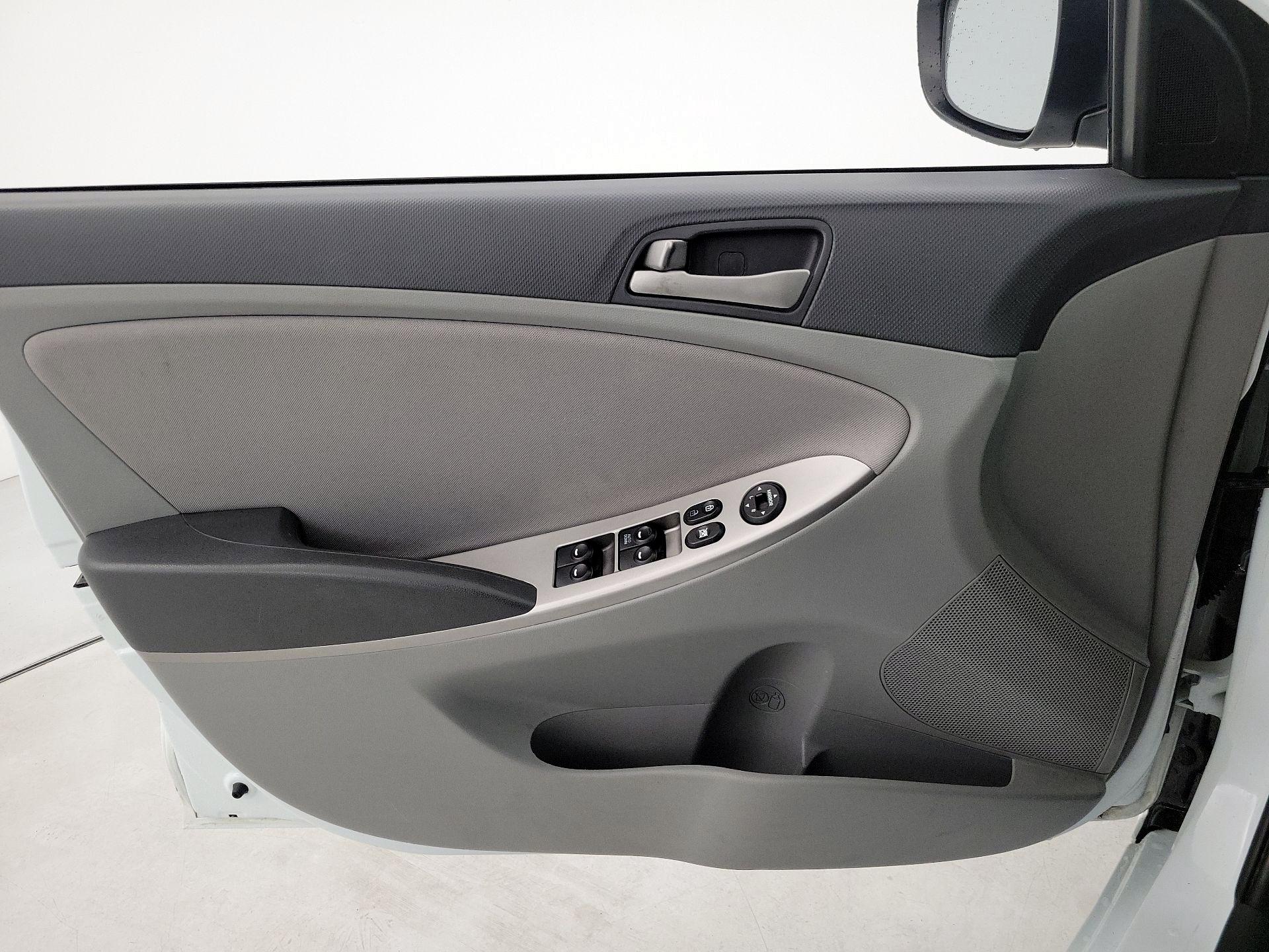 Thumbnail: 2016 Hyundai Accent - 12