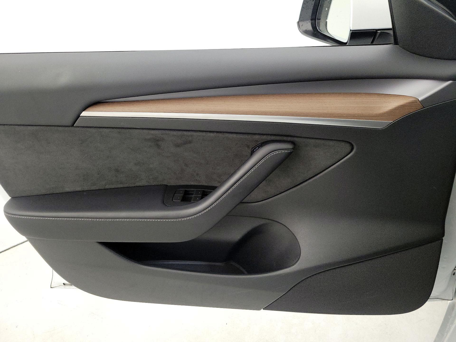 Thumbnail: 2023 Tesla Model 3 - 12