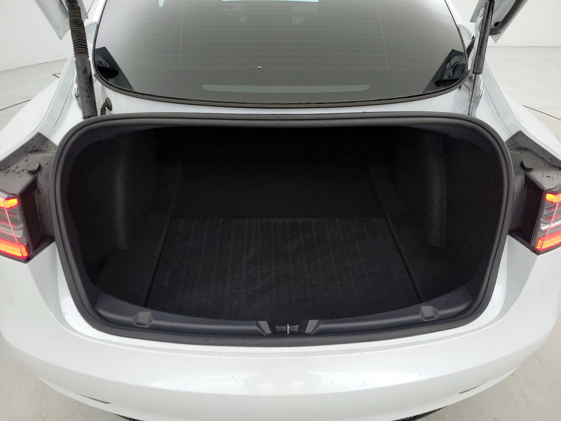 Thumbnail: 2023 Tesla Model 3 - 19