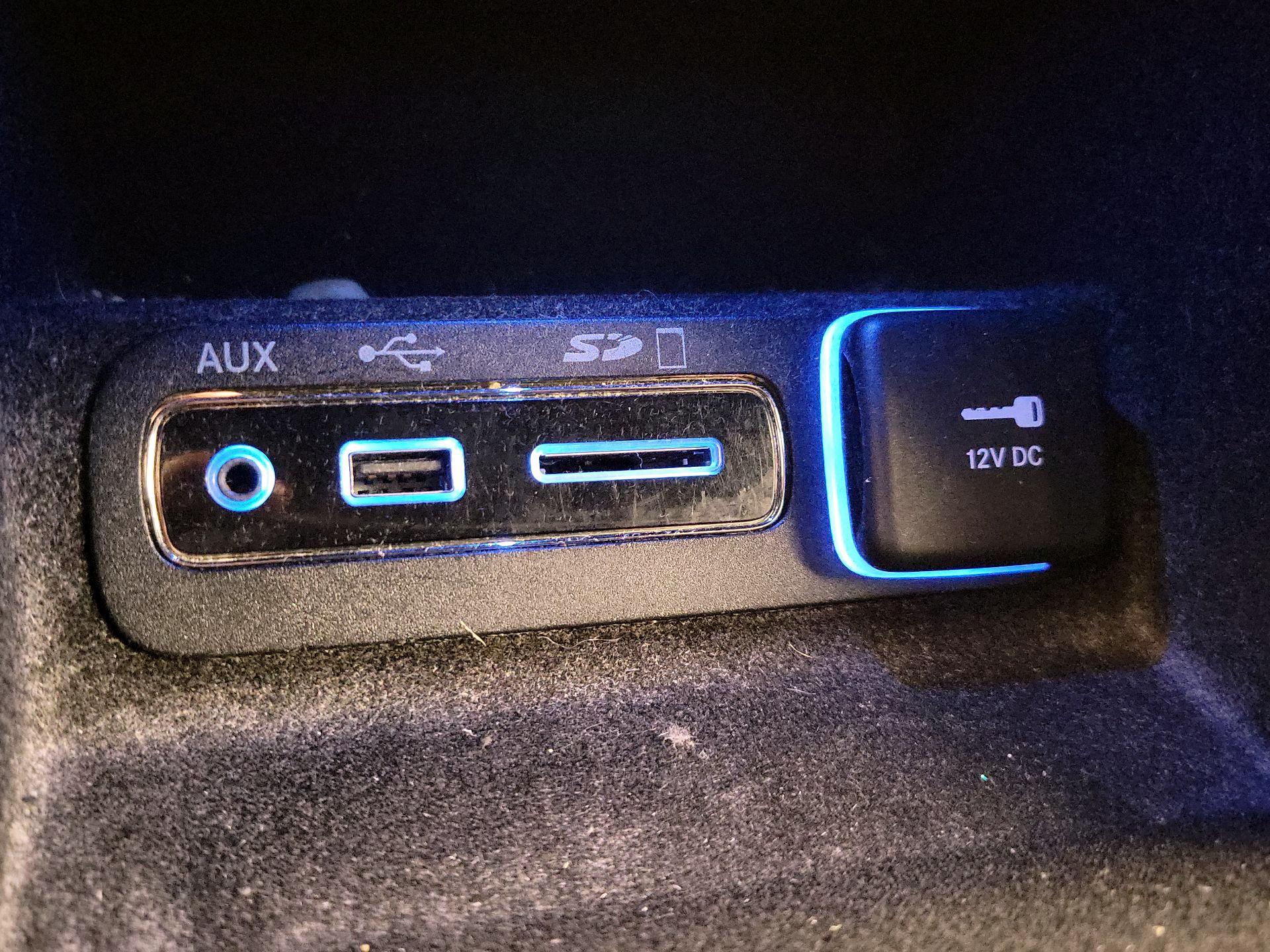 Thumbnail: 2016 Jeep Grand Cherokee - 17