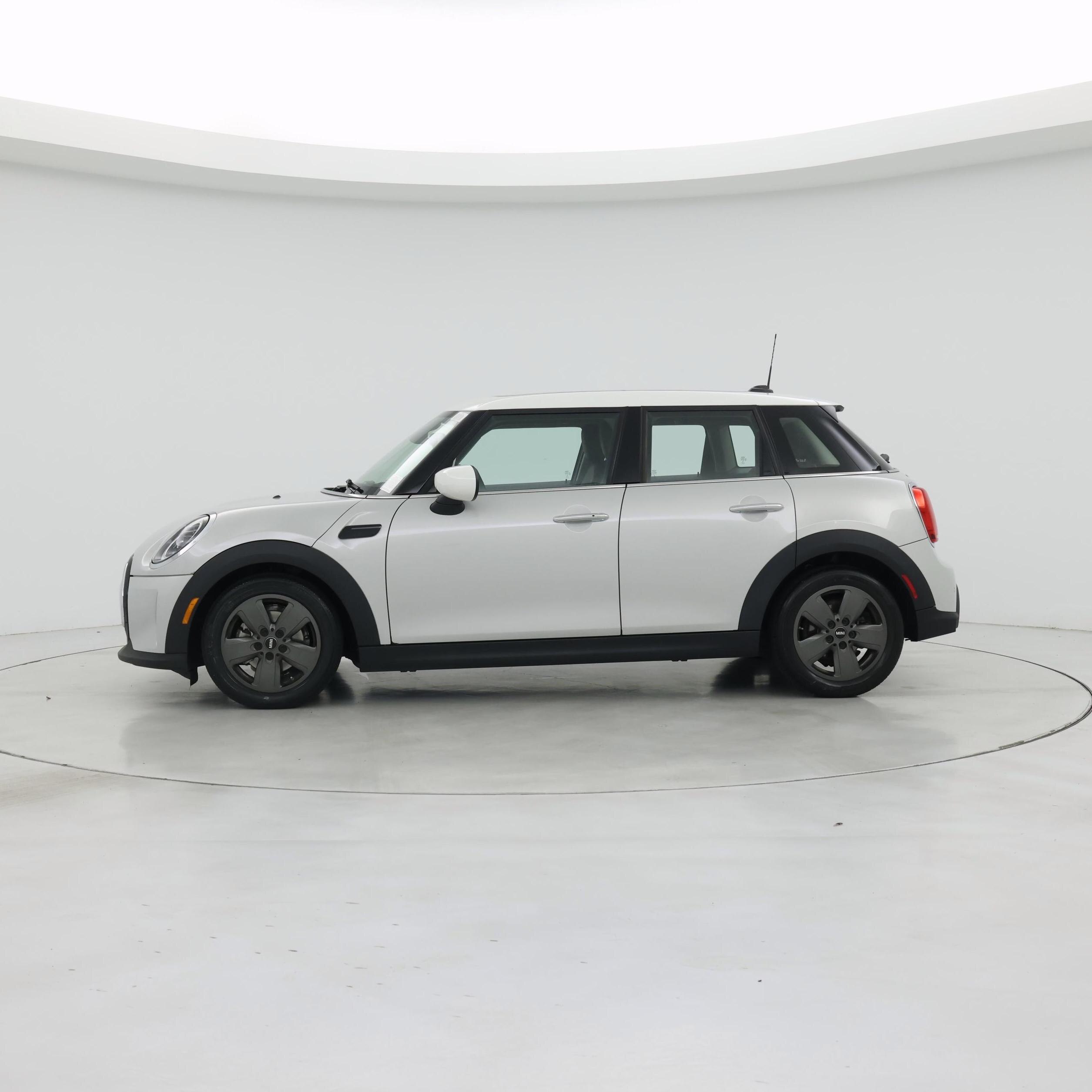 Thumbnail: 2022 MINI Cooper Hardtop - 3