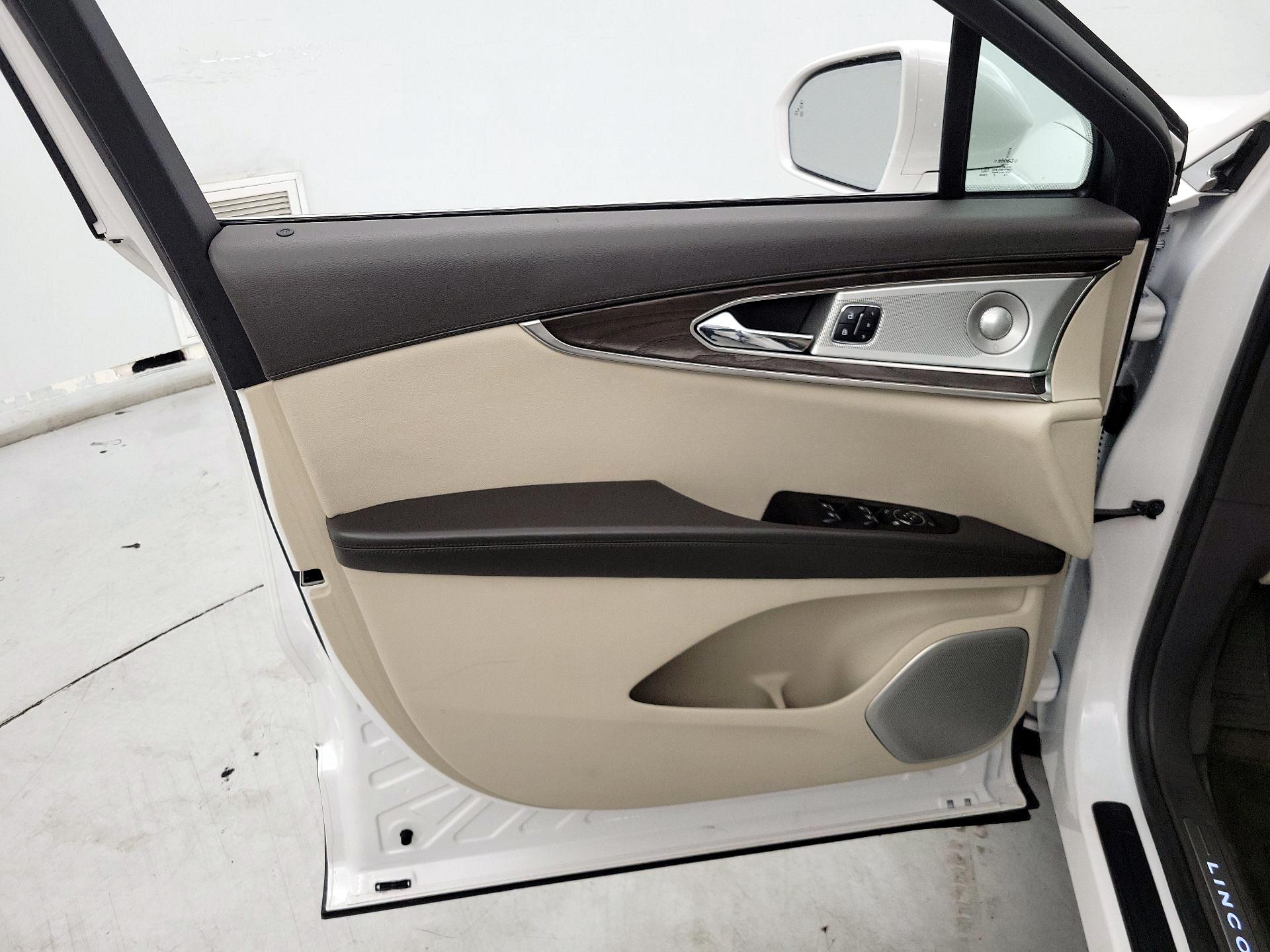 Thumbnail: 2018 Lincoln MKX - 12