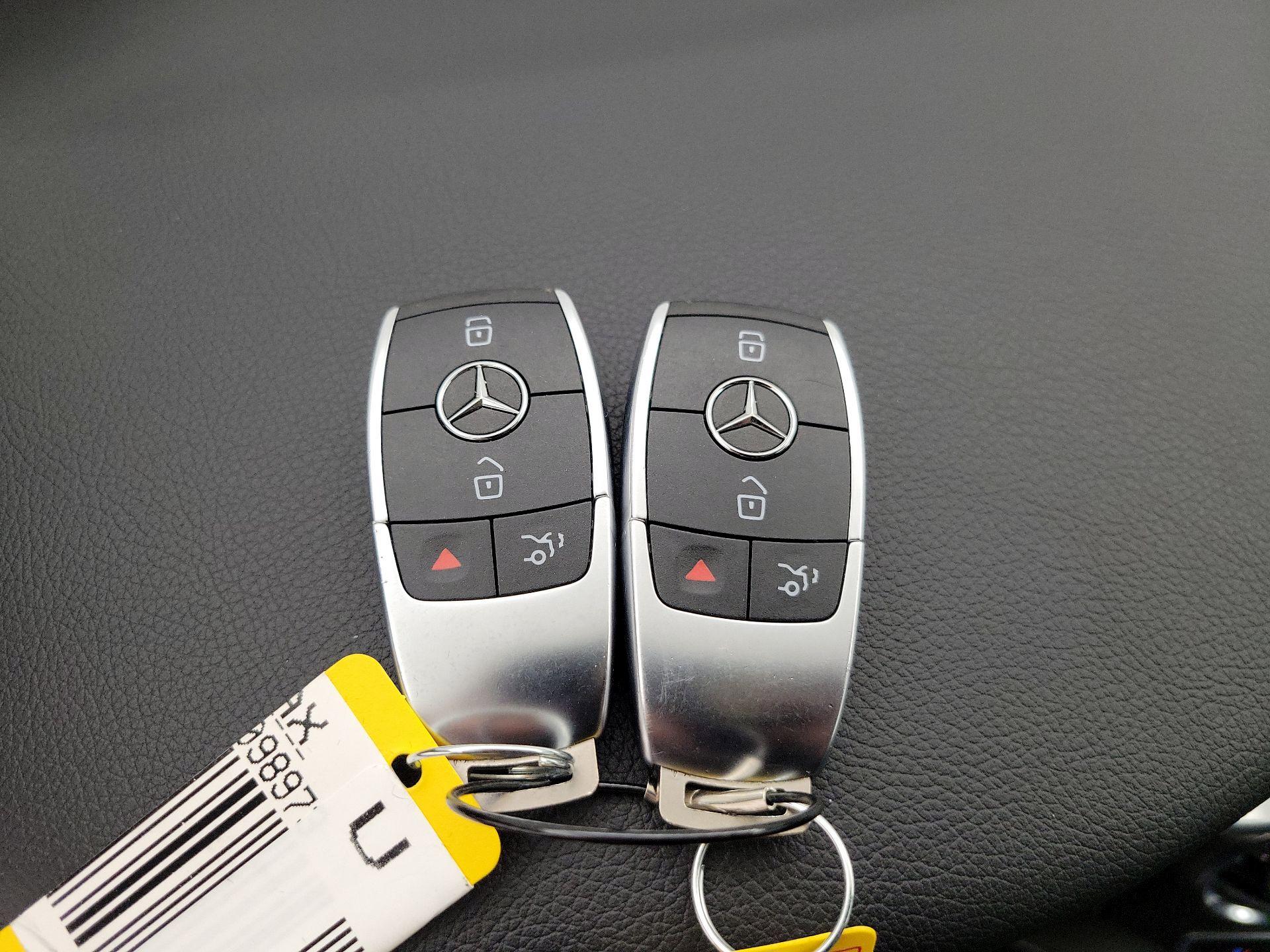 Thumbnail: 2022 Mercedes-Benz GLC - 20