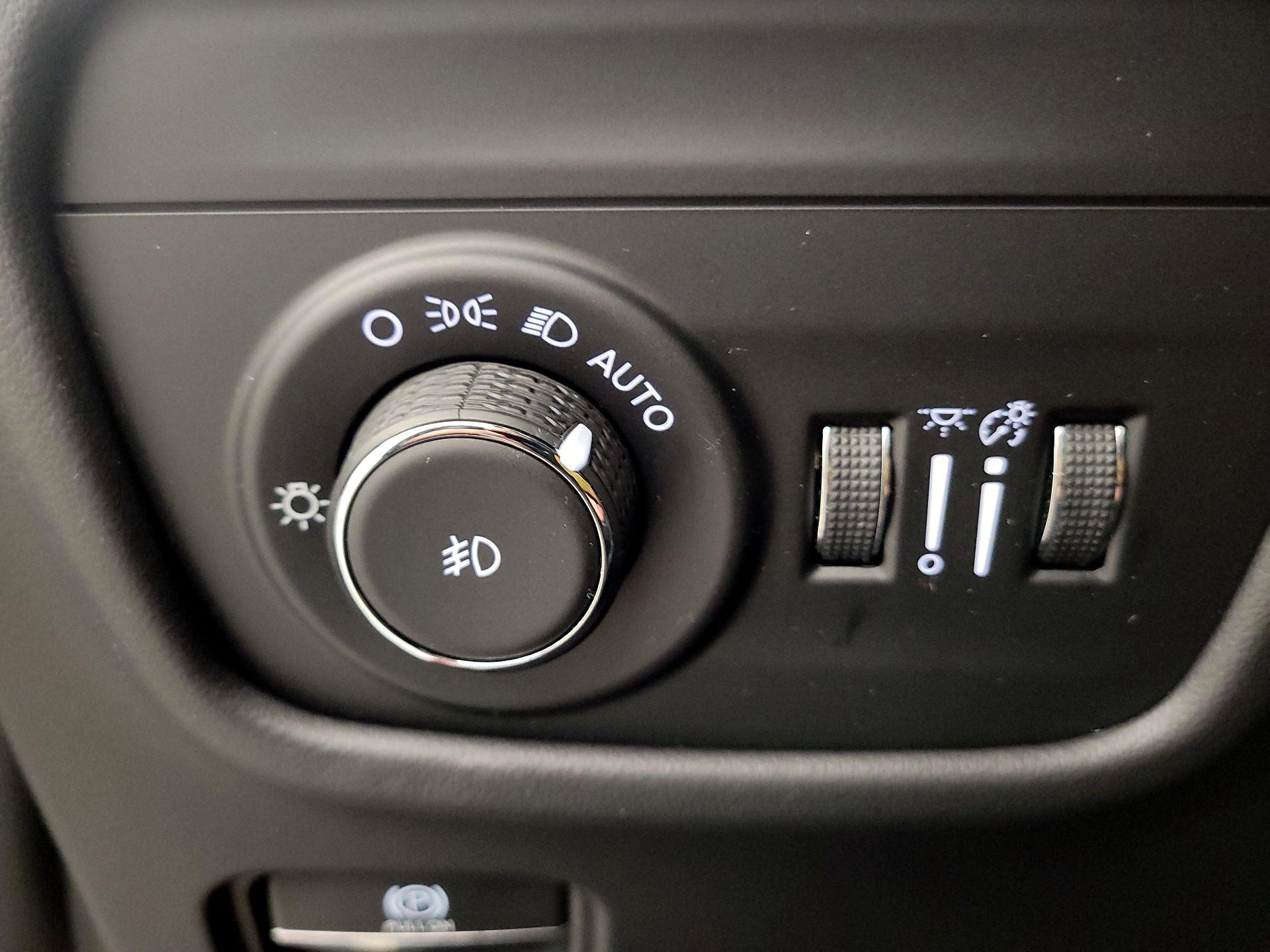 Thumbnail: 2023 Jeep Grand Cherokee L - 13